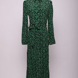 Robe longue fleurie avec ceinture nouée
