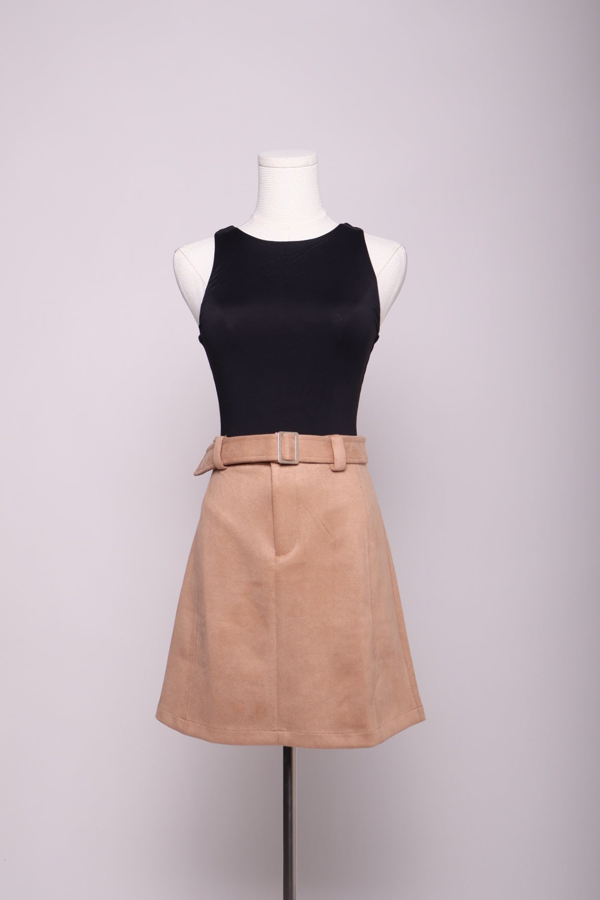 Jupe en suède avec ceinture