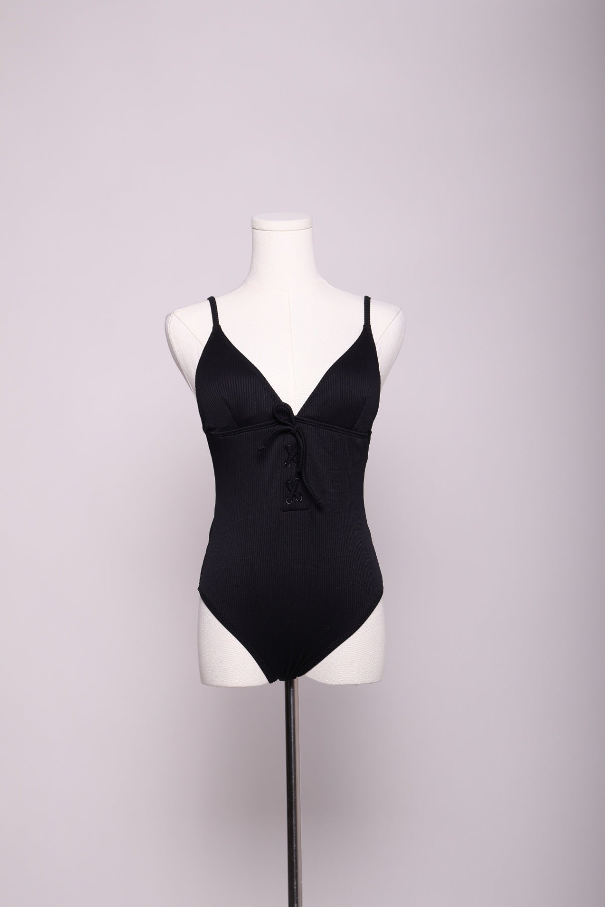 Maillot de bain une pièce à tressage frontal