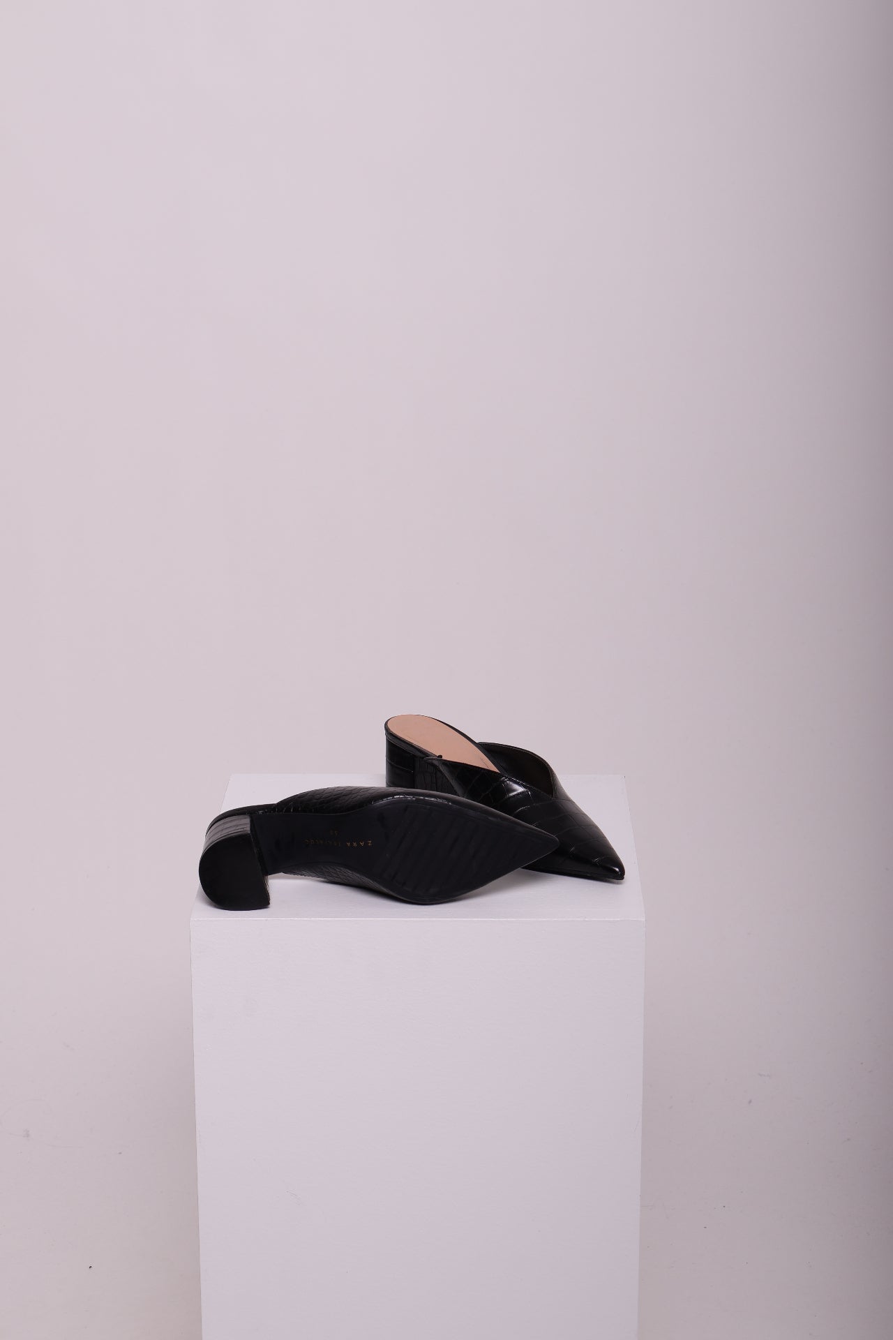Mules pointues à talon carrée