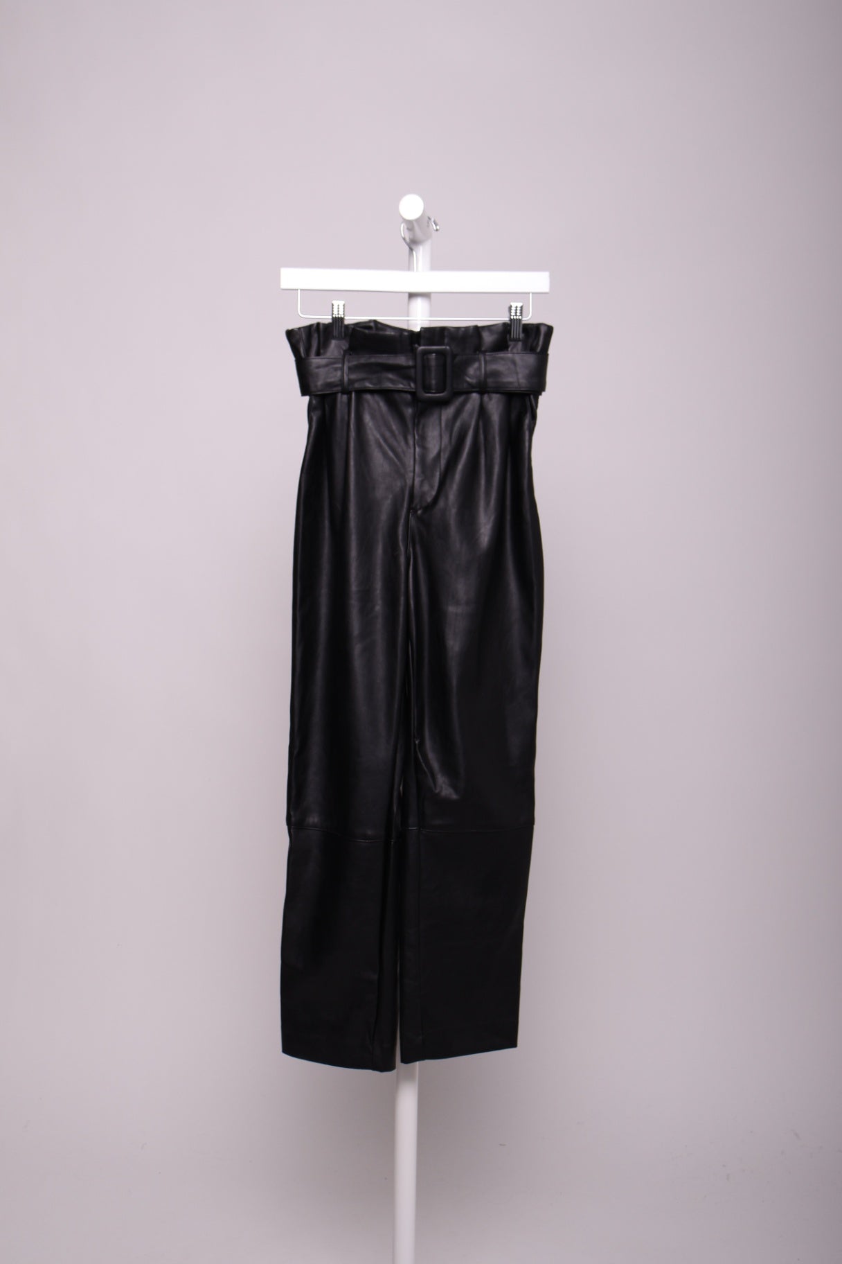 Pantalon taille haute en similicuir