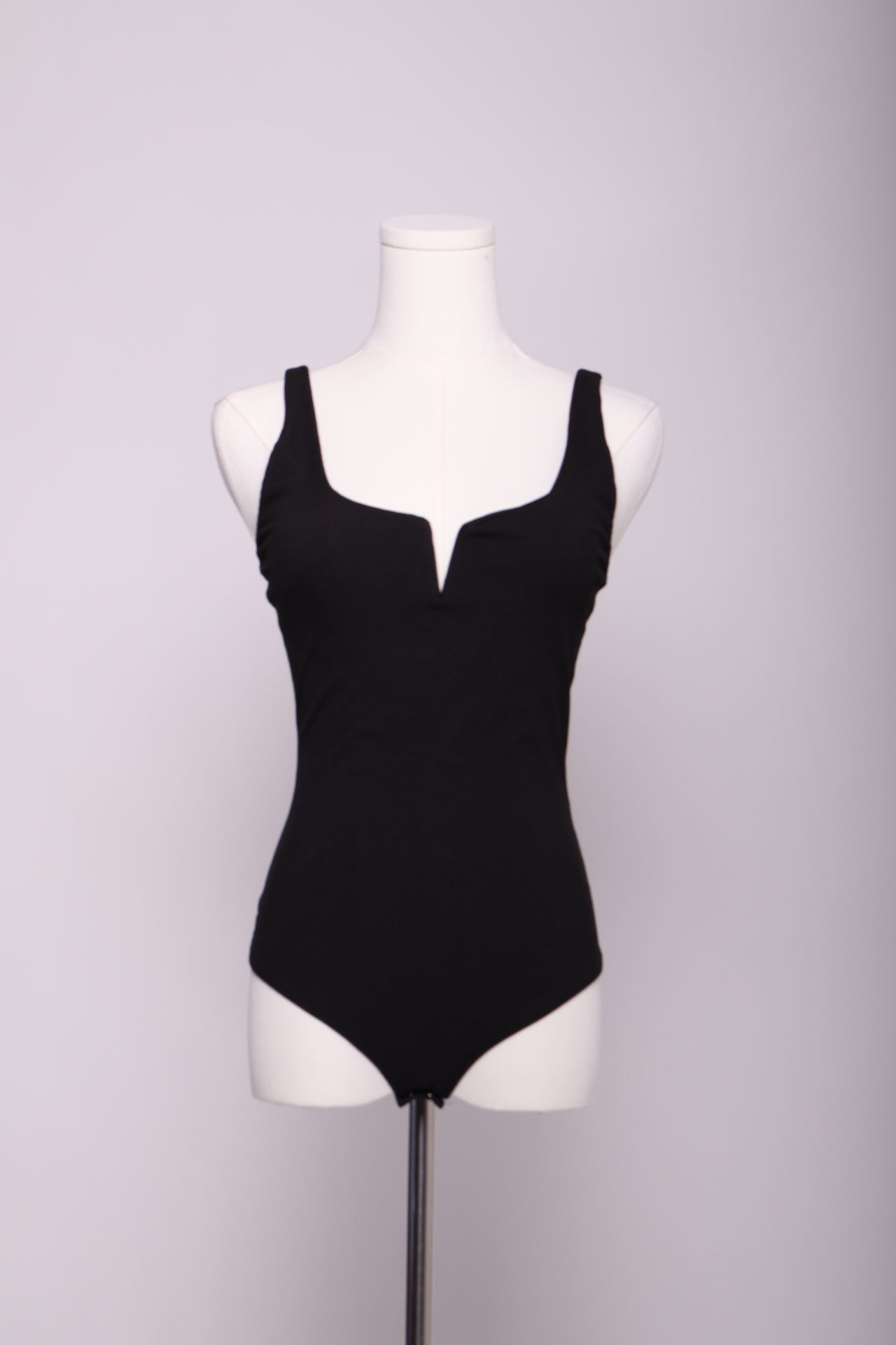 Justaucorps (bodysuit) col en V