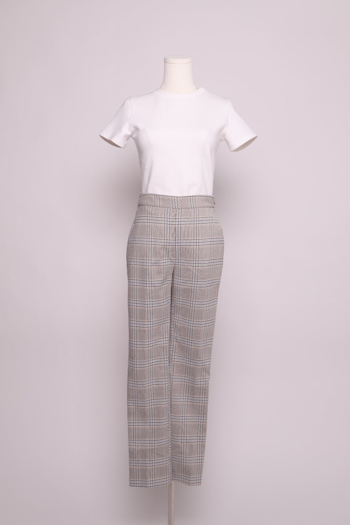 Pantalon ajusté et fermeture éclair latérale gauche