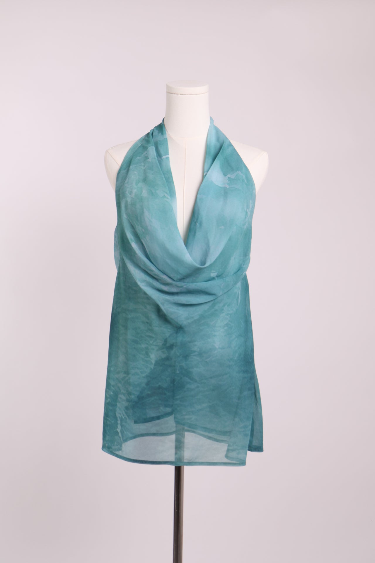 Robe mini col baveux dos ouvert