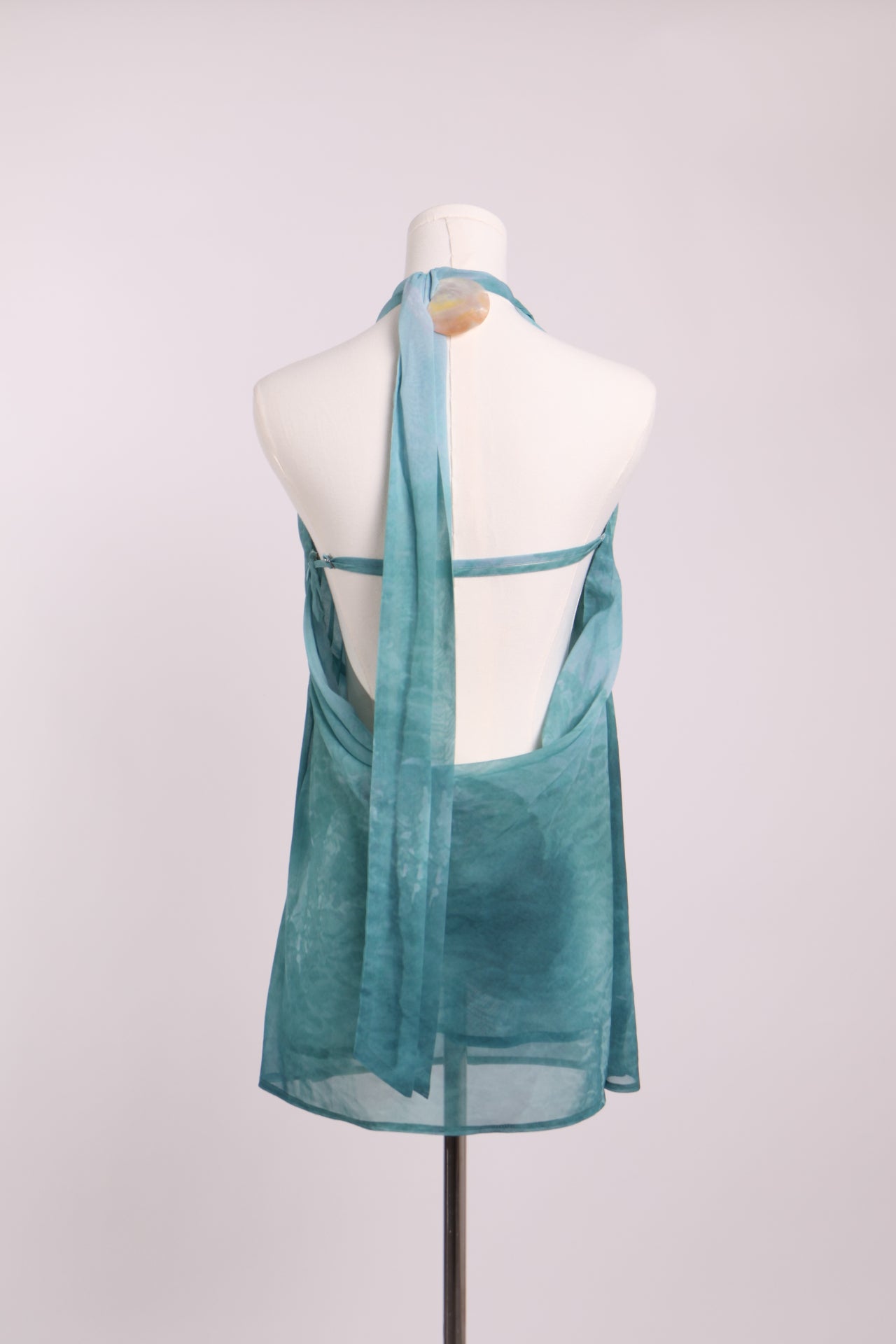 Robe mini col baveux dos ouvert