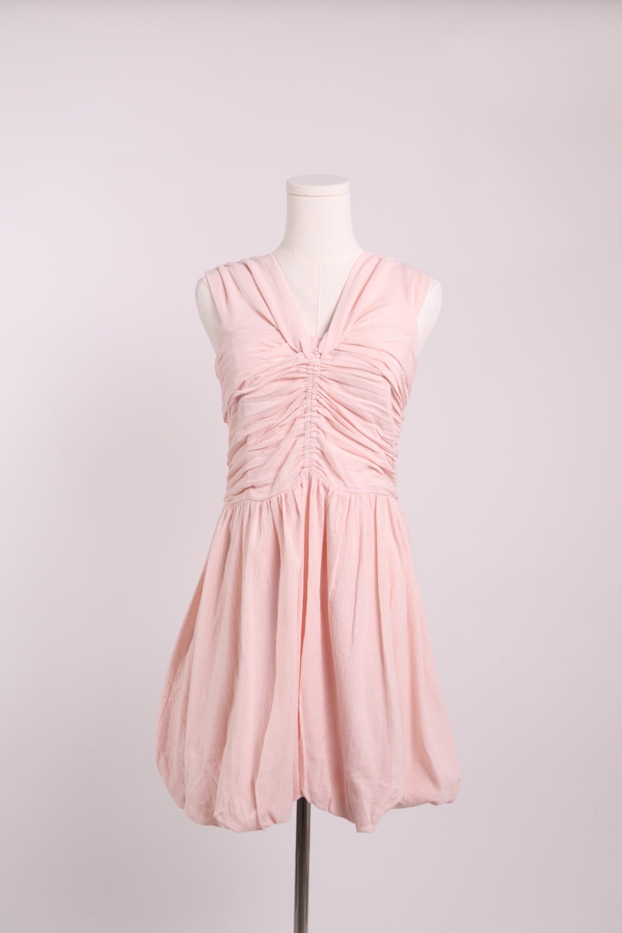 Robe mini col V froncée jupe bouffante