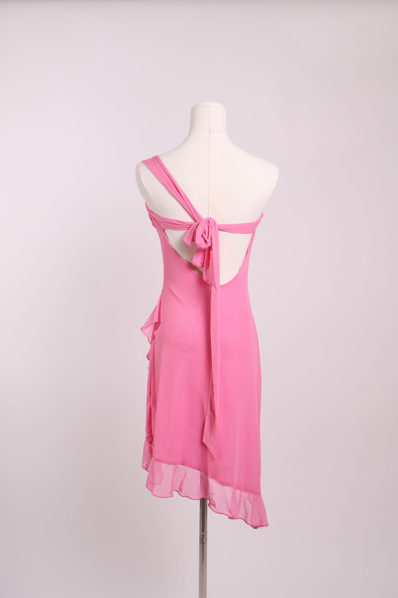 Robe asymétrique drapée une épaule