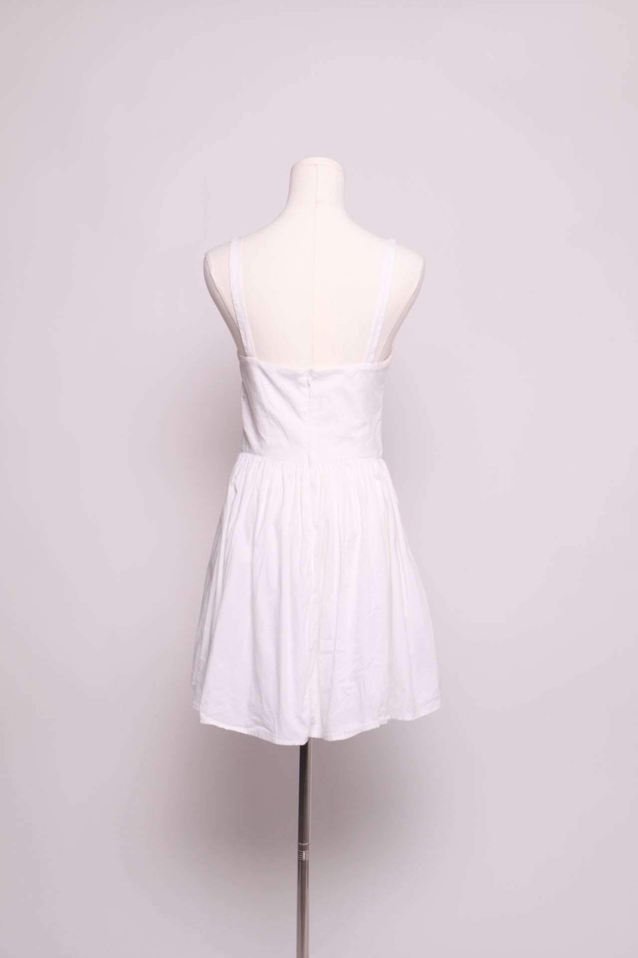 Robe froncée à bretelles
