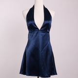 Robe mini licou en satin avec foulard