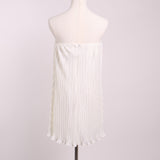 Robe courte plissée sans manches