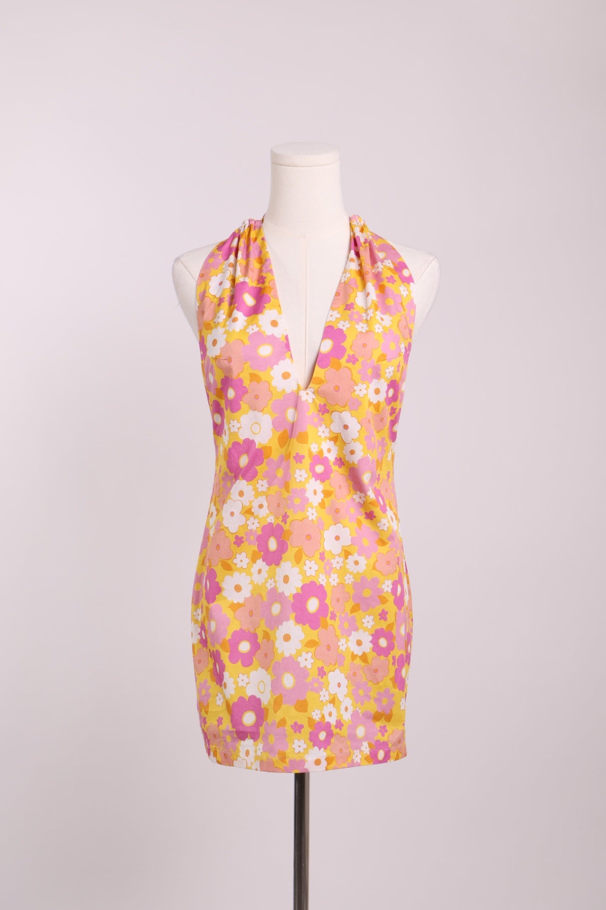 Robe mi-longue fleurie rétro