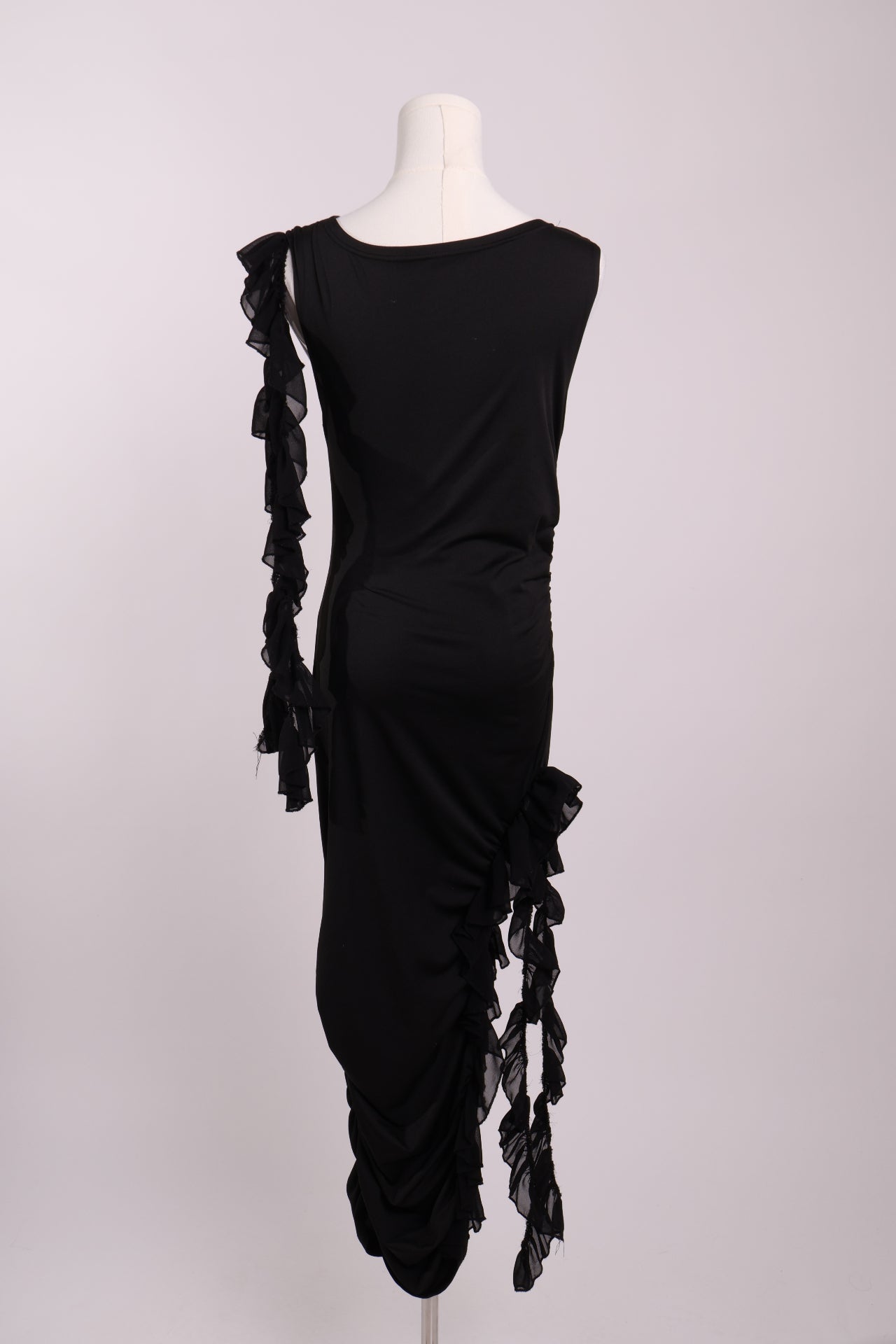 Robe drapée à volants cascades