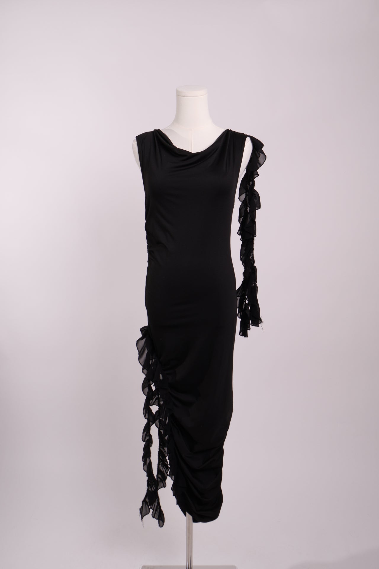 Robe drapée à volants cascades