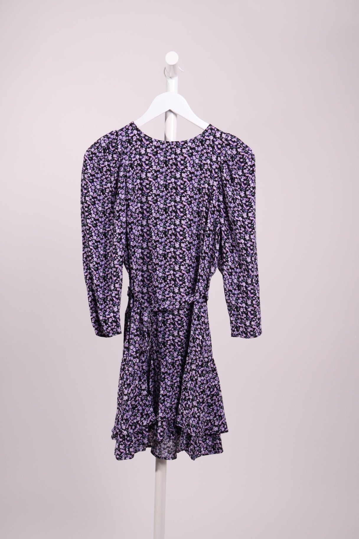 Robe fleurie manches longues et ceinture