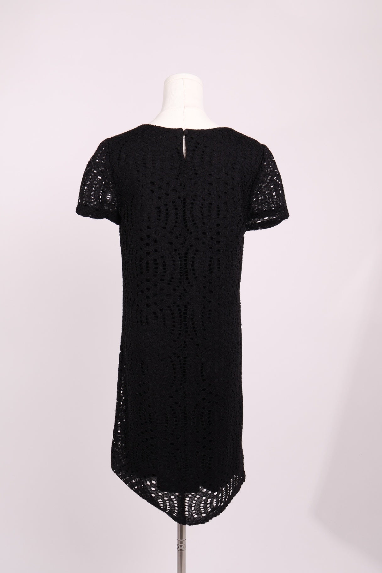 Robe à broderie anglaise à manches courtes