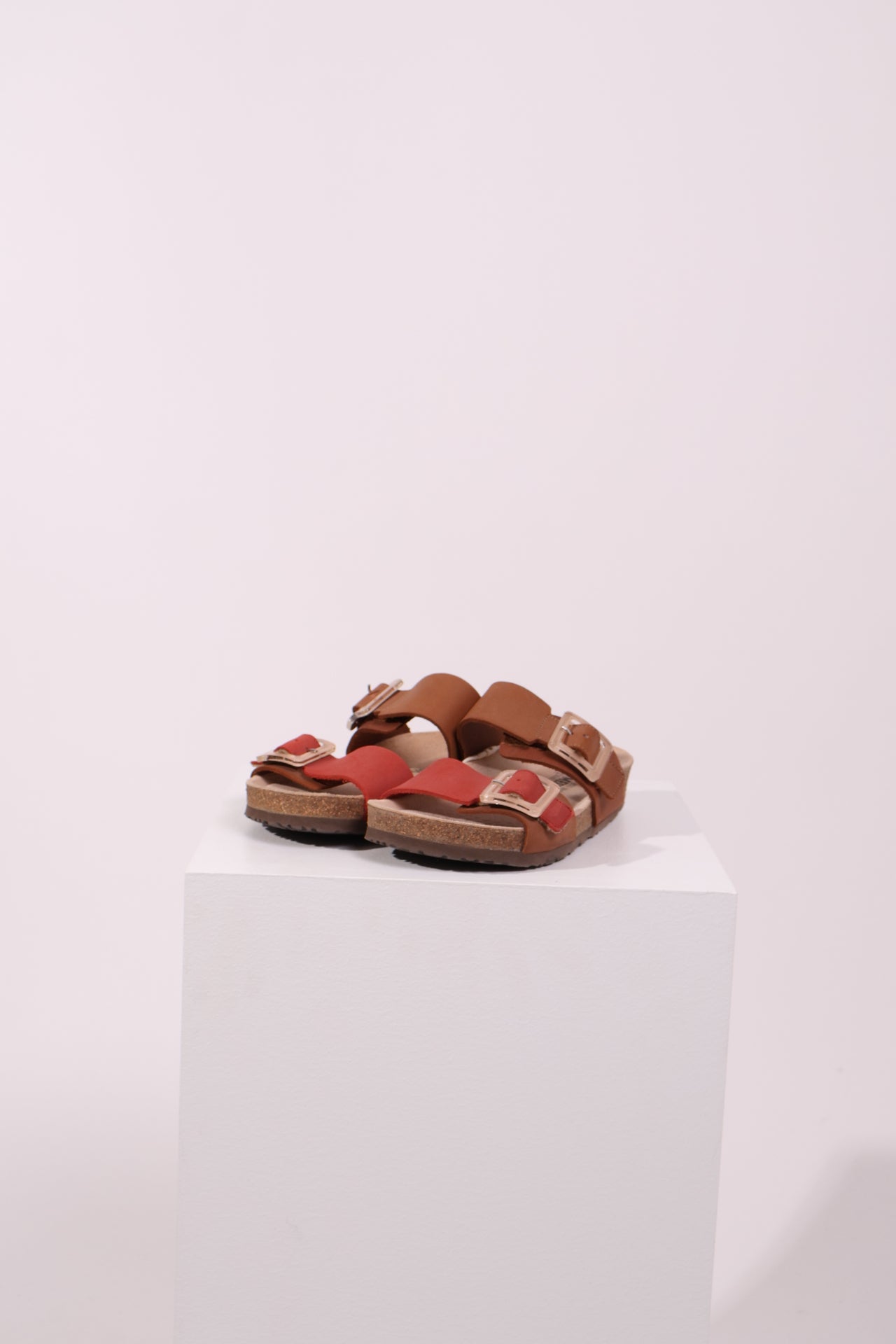 Sandales à double bride et boucle