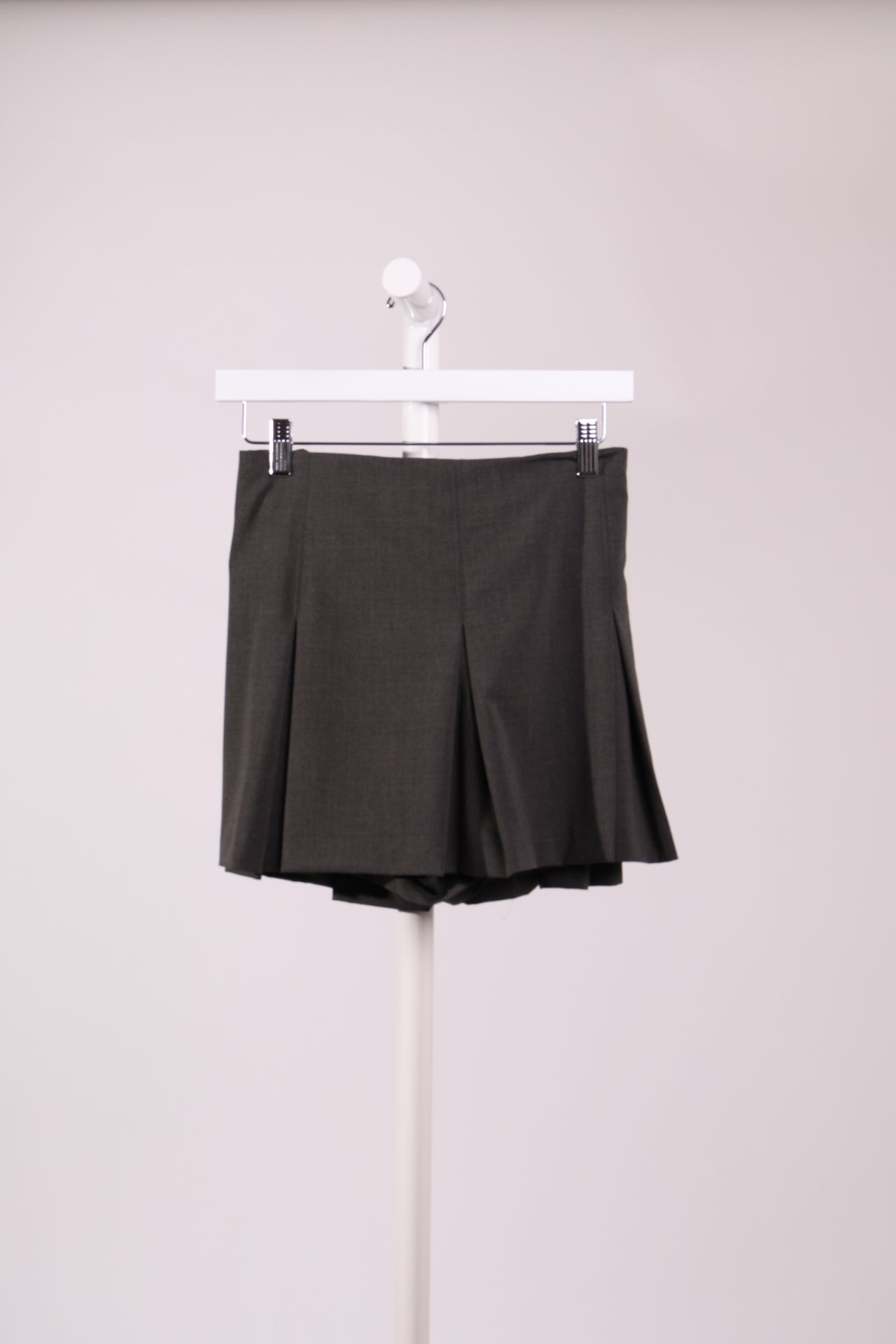 Jupe-short à plis en tissu tailleur