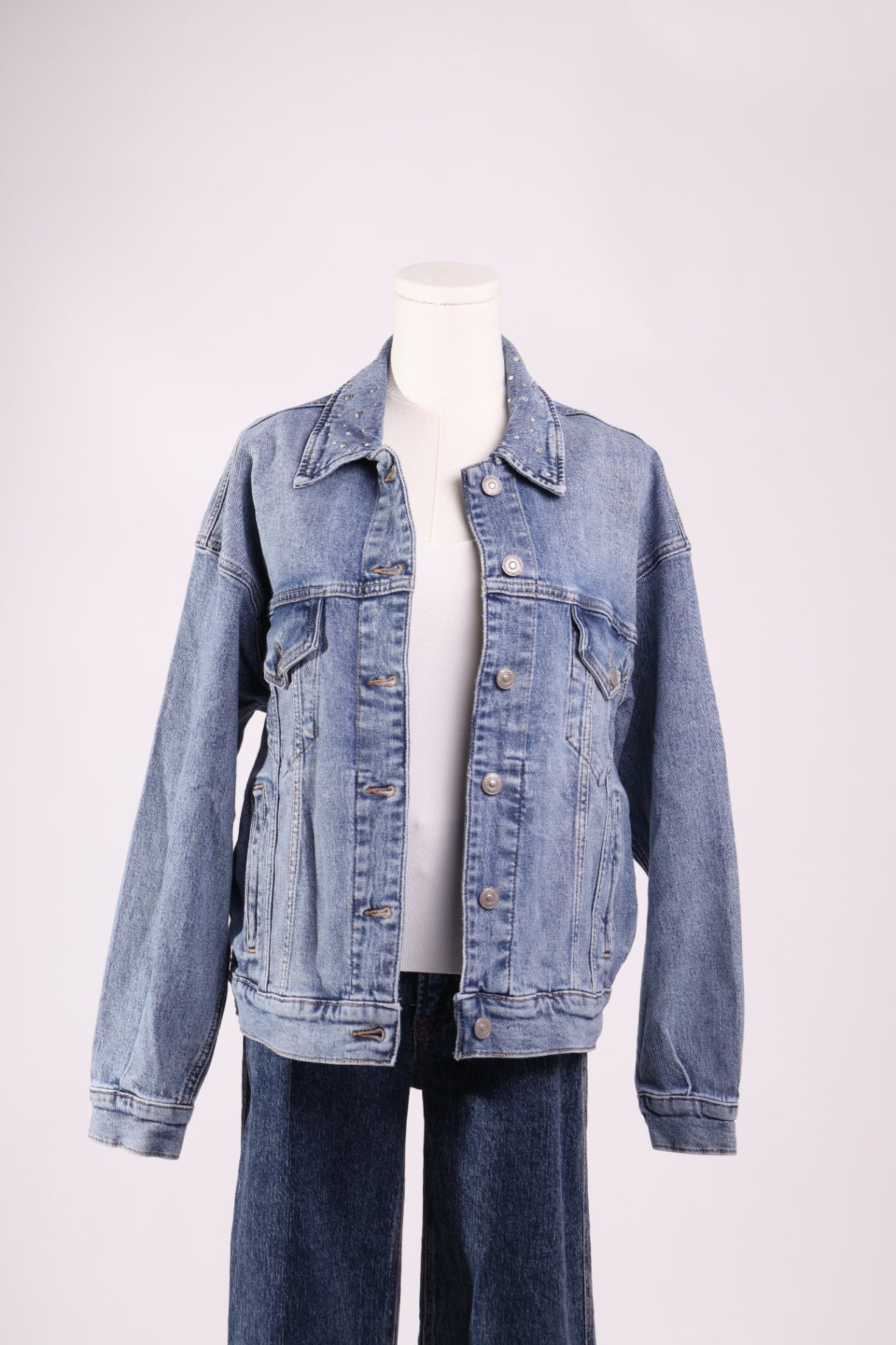 Veste en jean col brillant