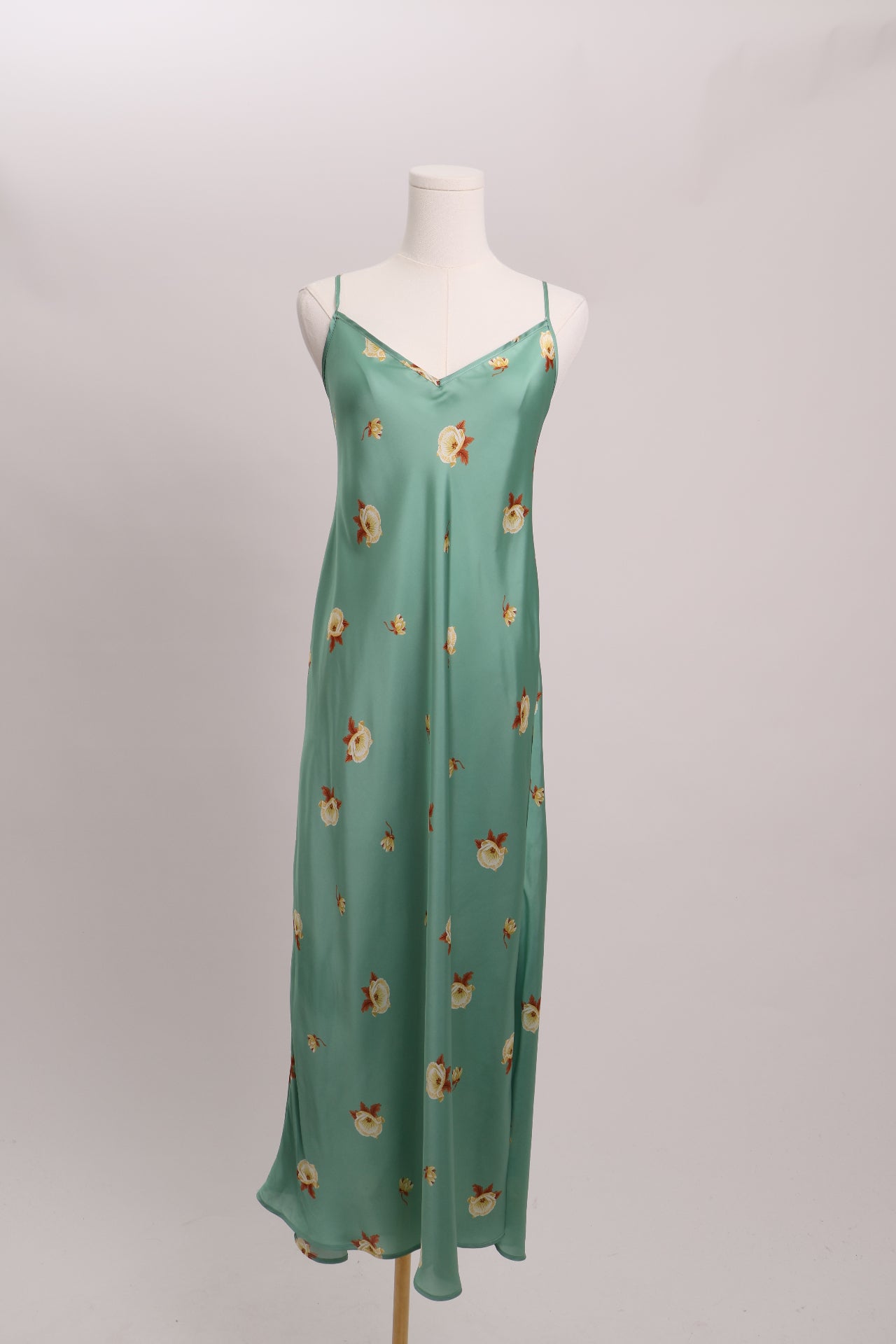 Robe satinée bretelles fines imprimé fleuri