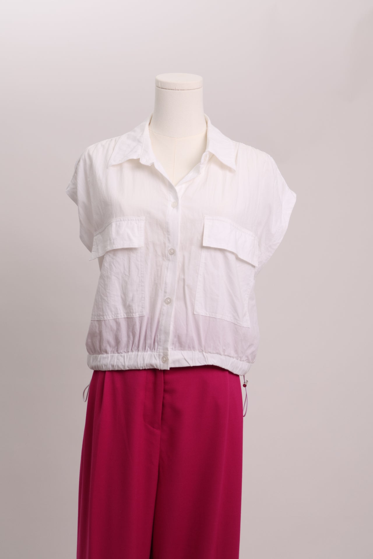 Chemise sans manches à poches cargo
