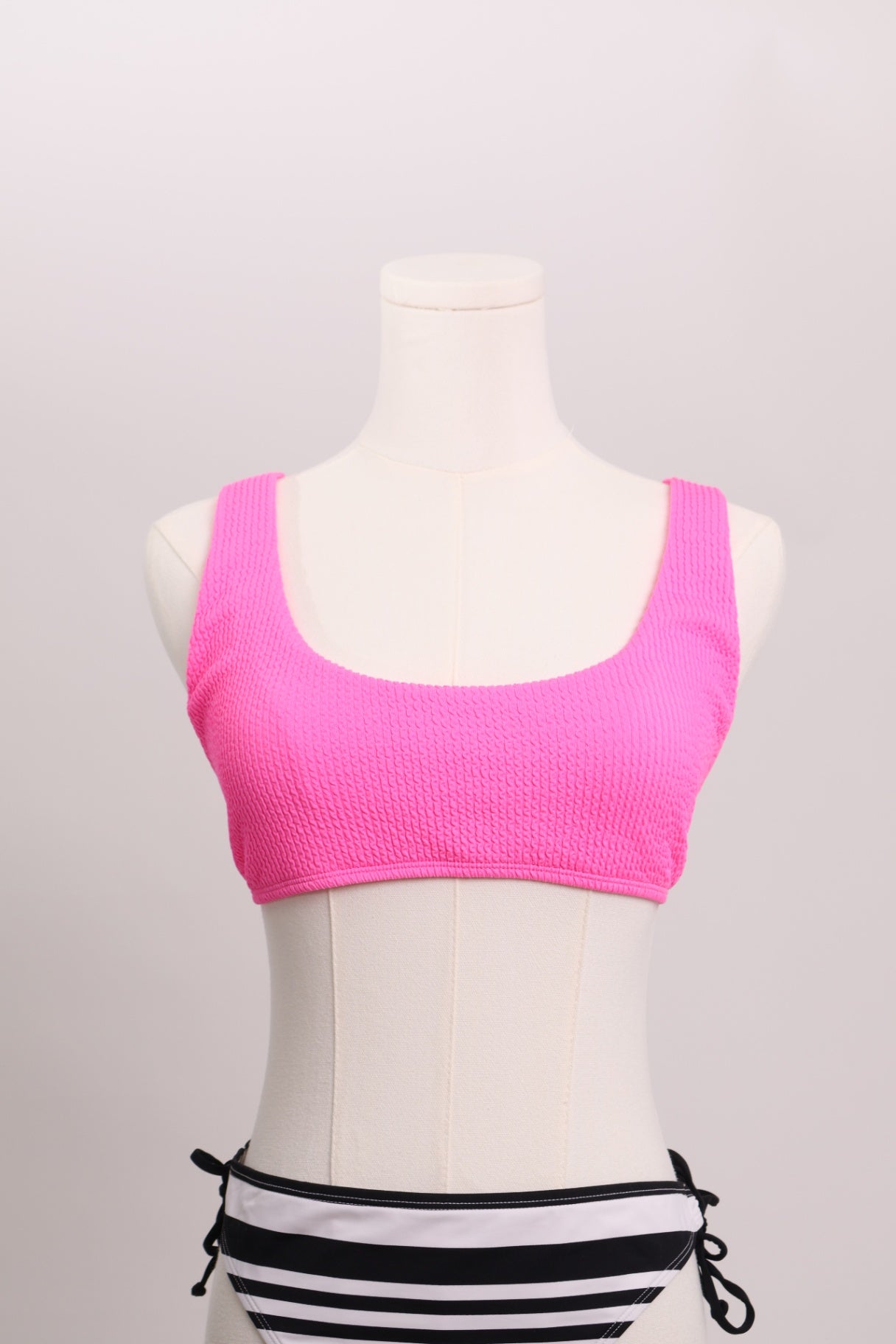 Haut de maillot à noeud torsadé