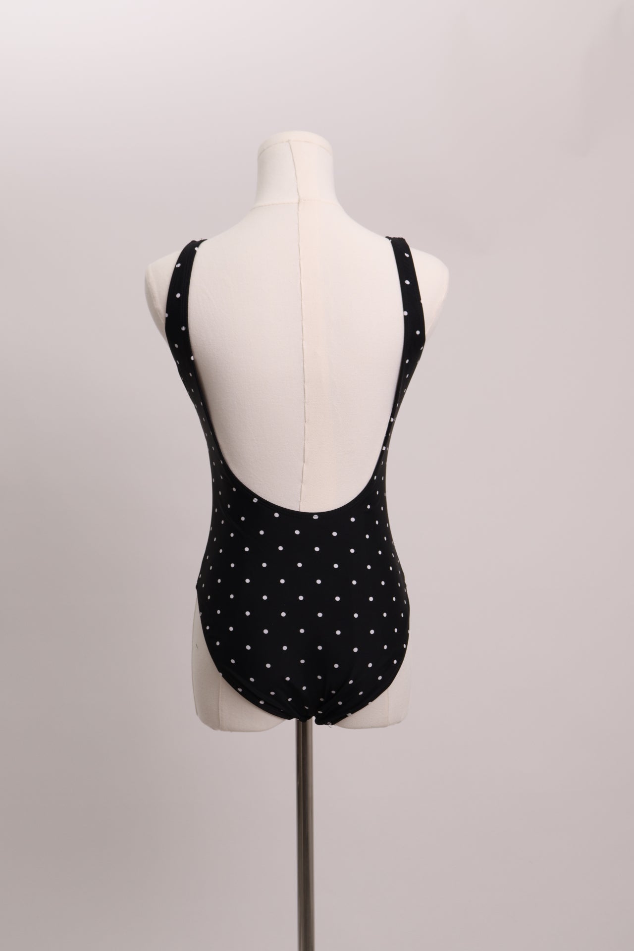 Maillot une-pièce imprimé pois à noeud frontal