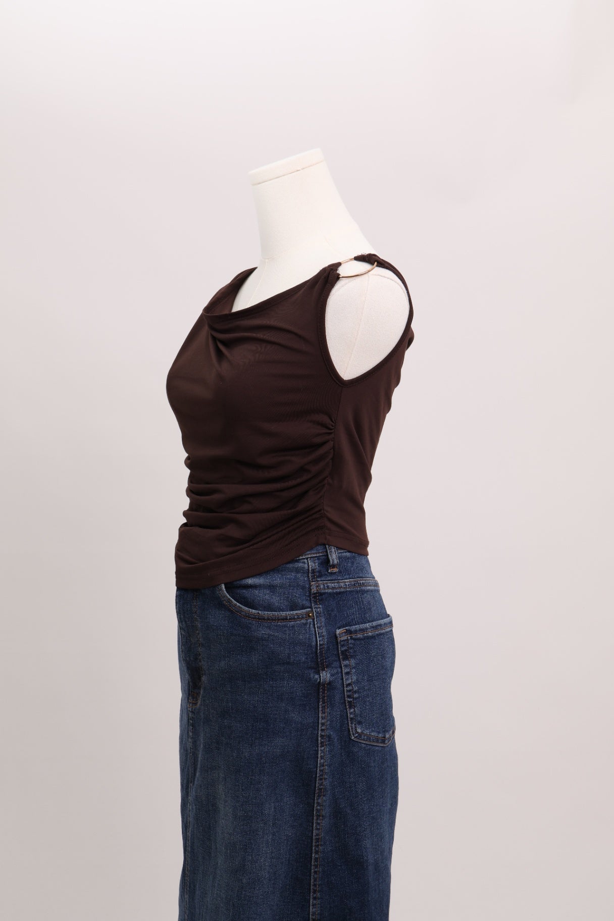 Camisole à col baveux