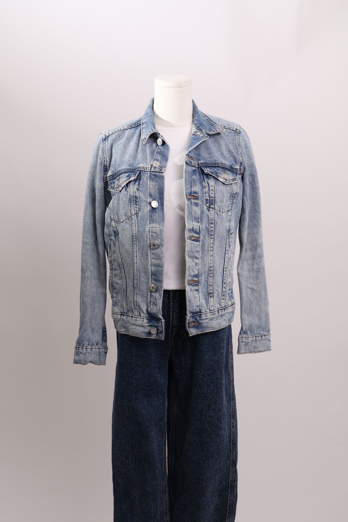Veste en denim délavée