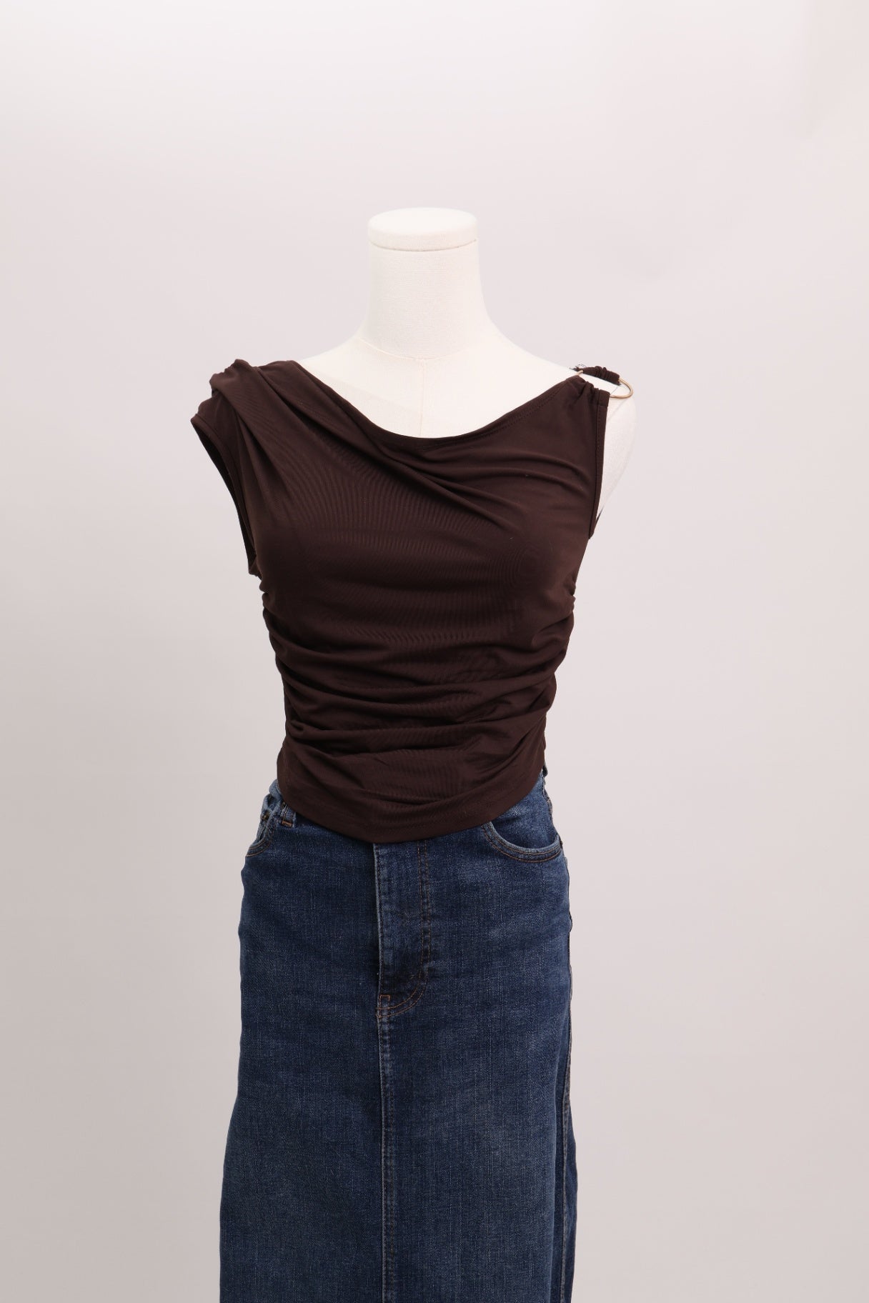 Camisole à col baveux