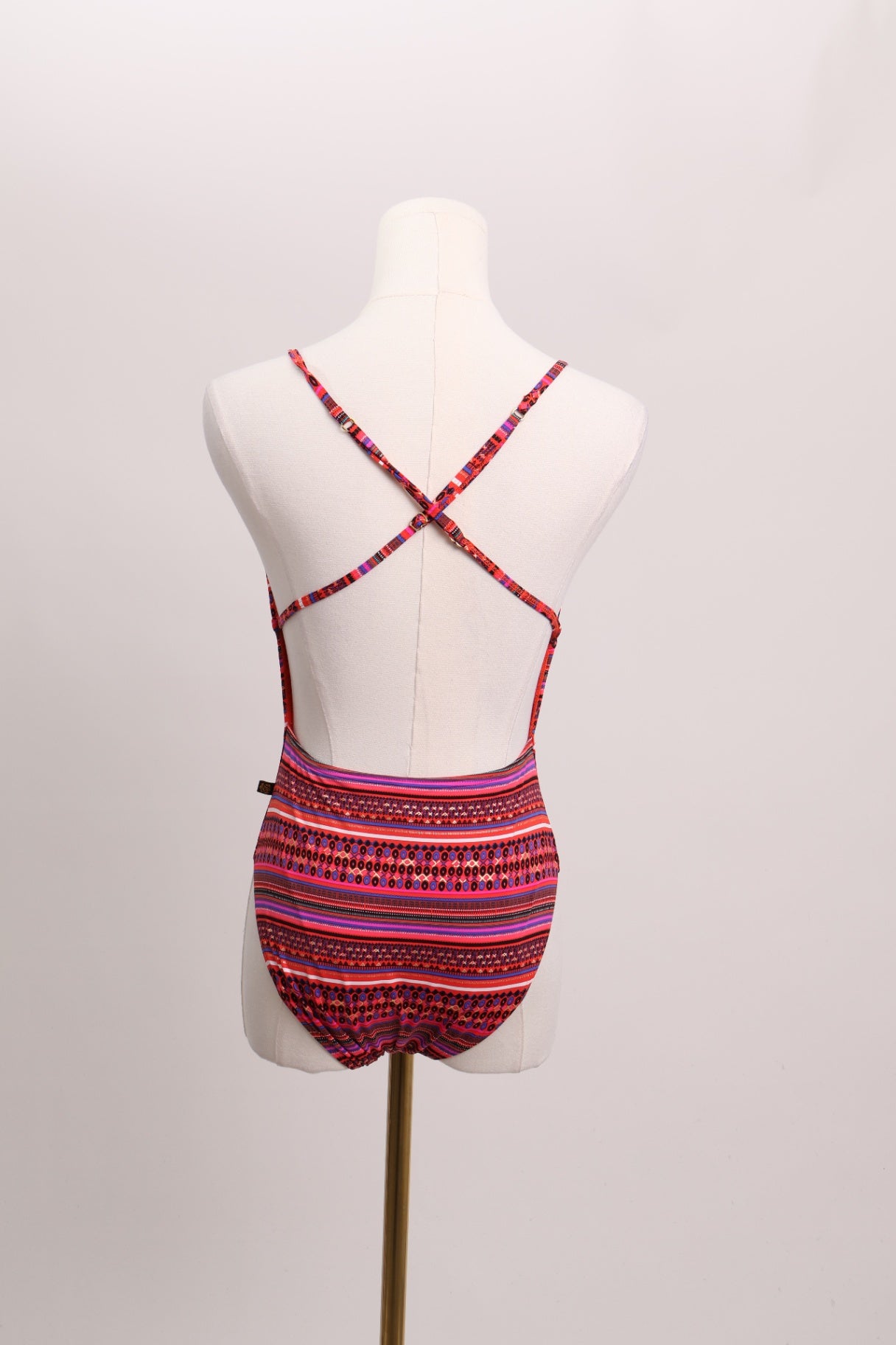 Maillot une-pièce croisé au dos
