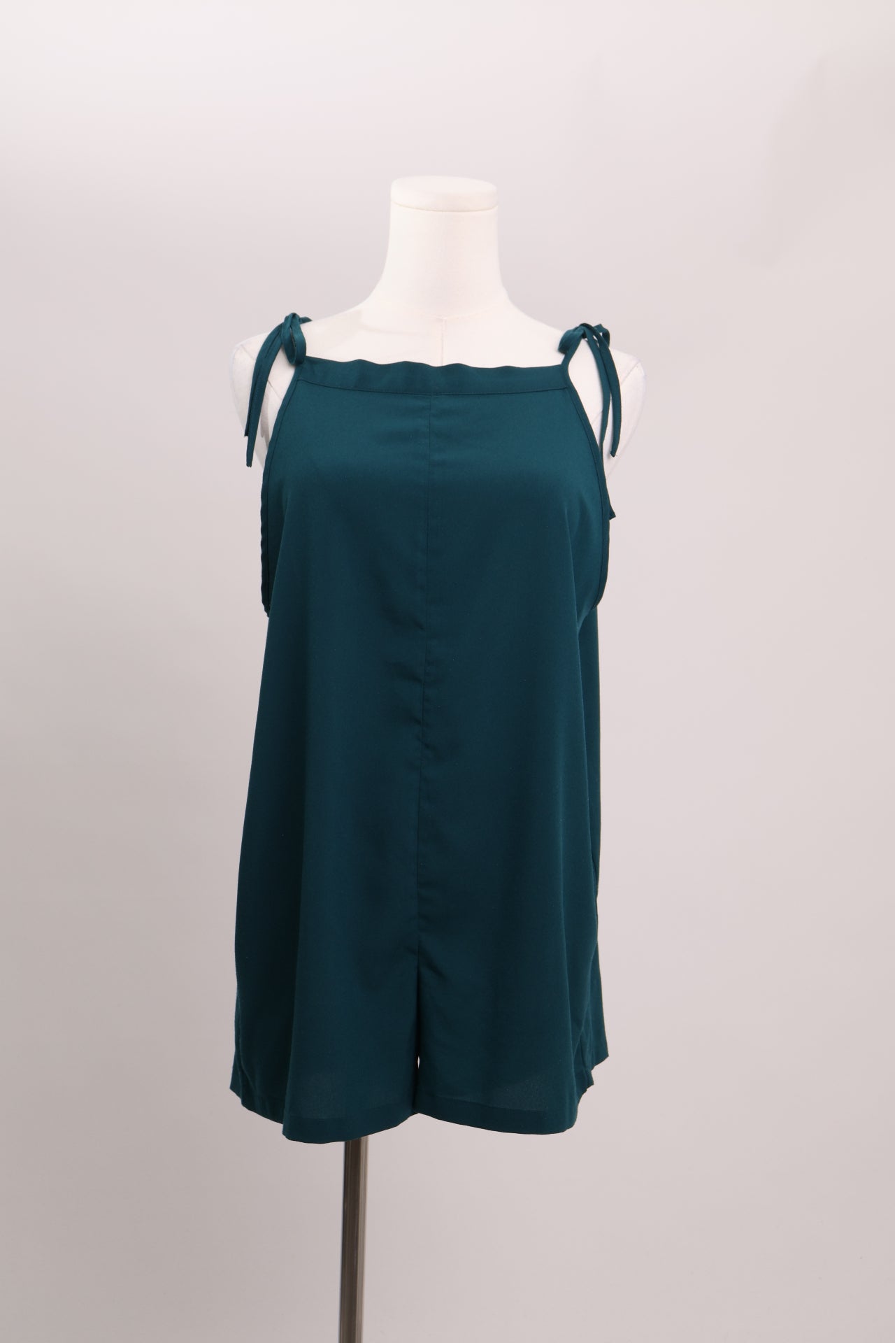 Robe mini bretelles nouées