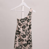 Robe mini une bretelle beige avec fleurs vertes