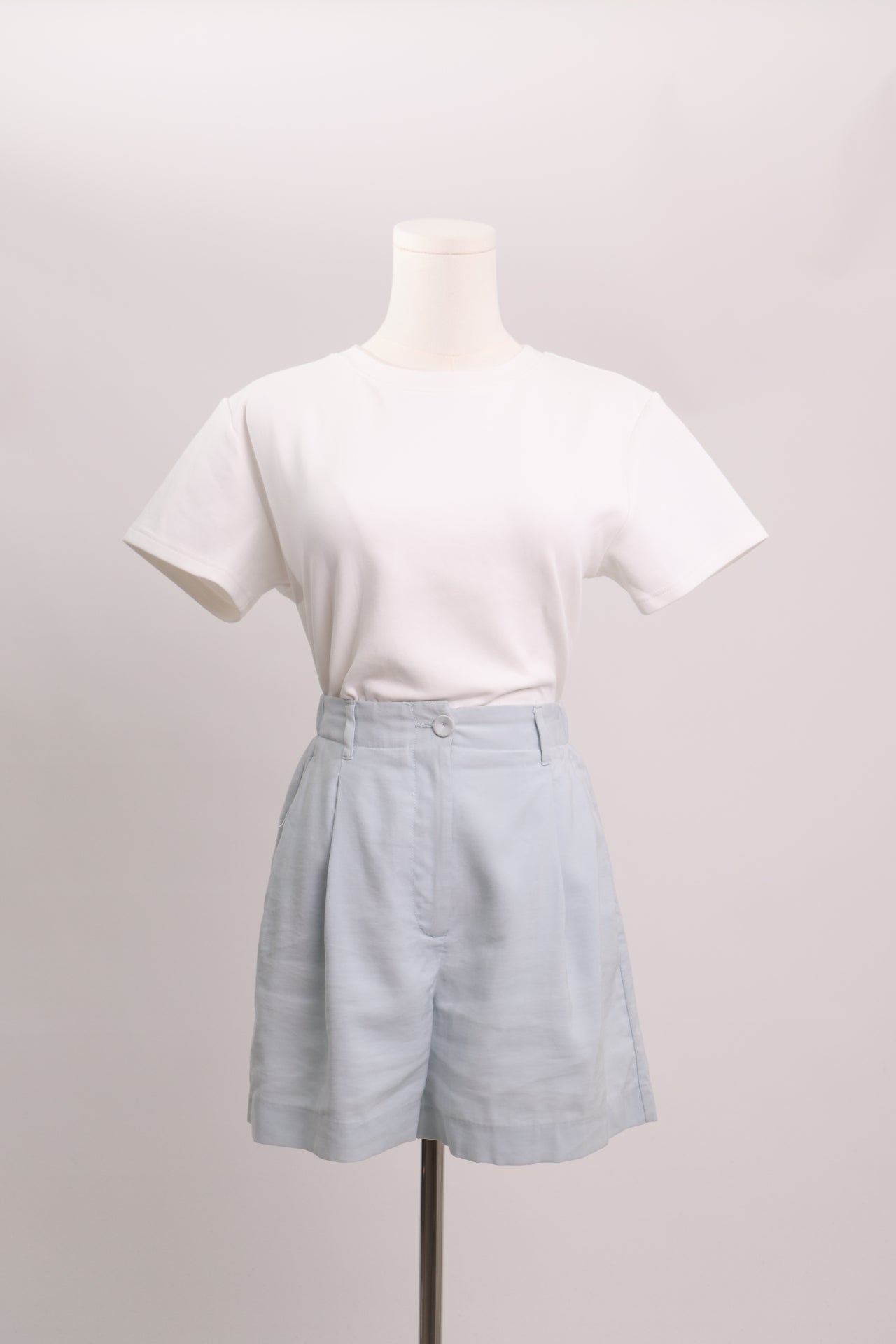 Short style trouser bleu poudre