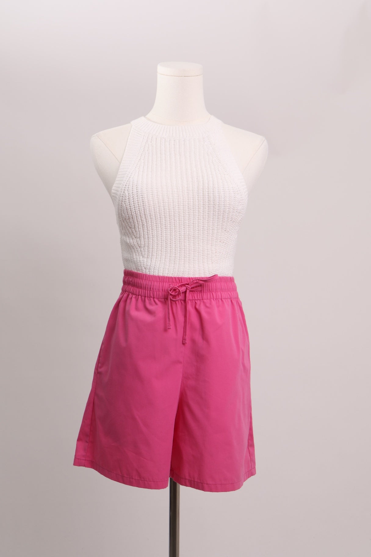 Short taille haute ajustable avec corde