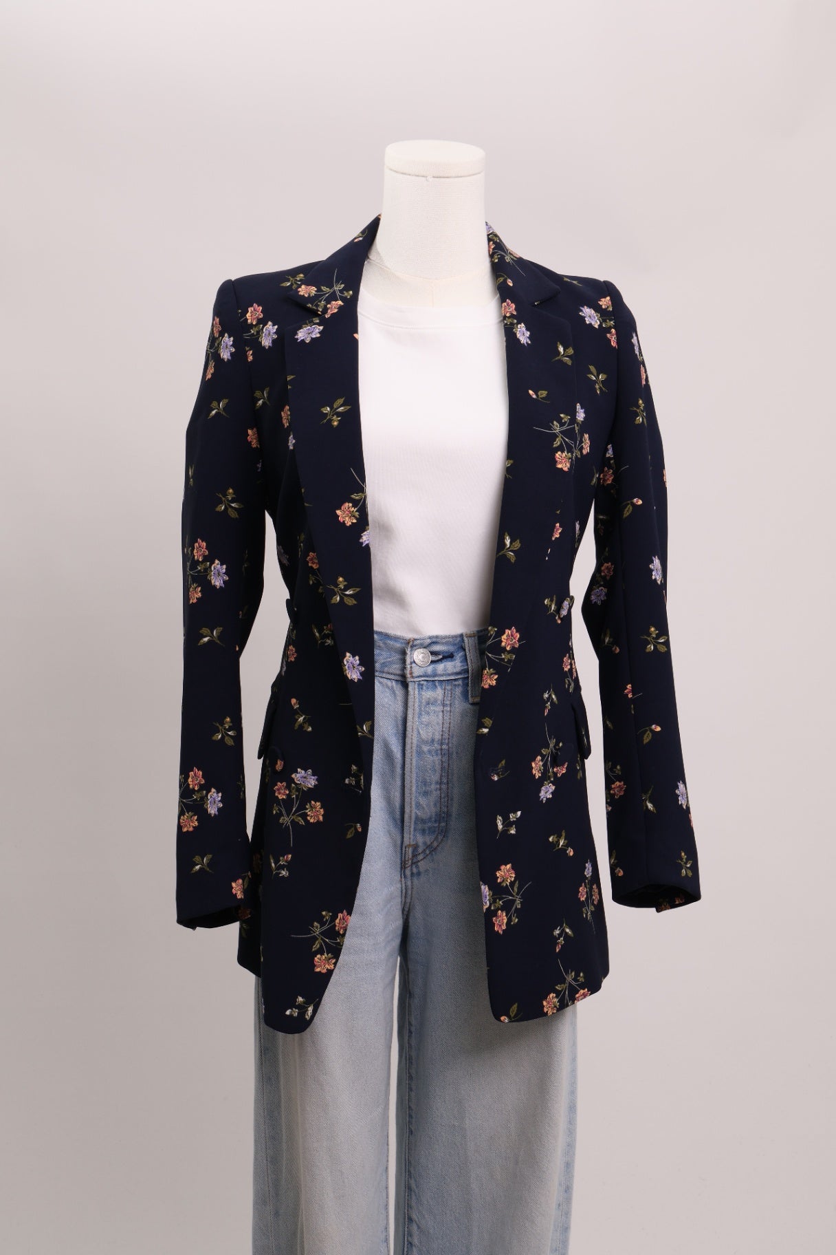 Veston marine à fleurs
