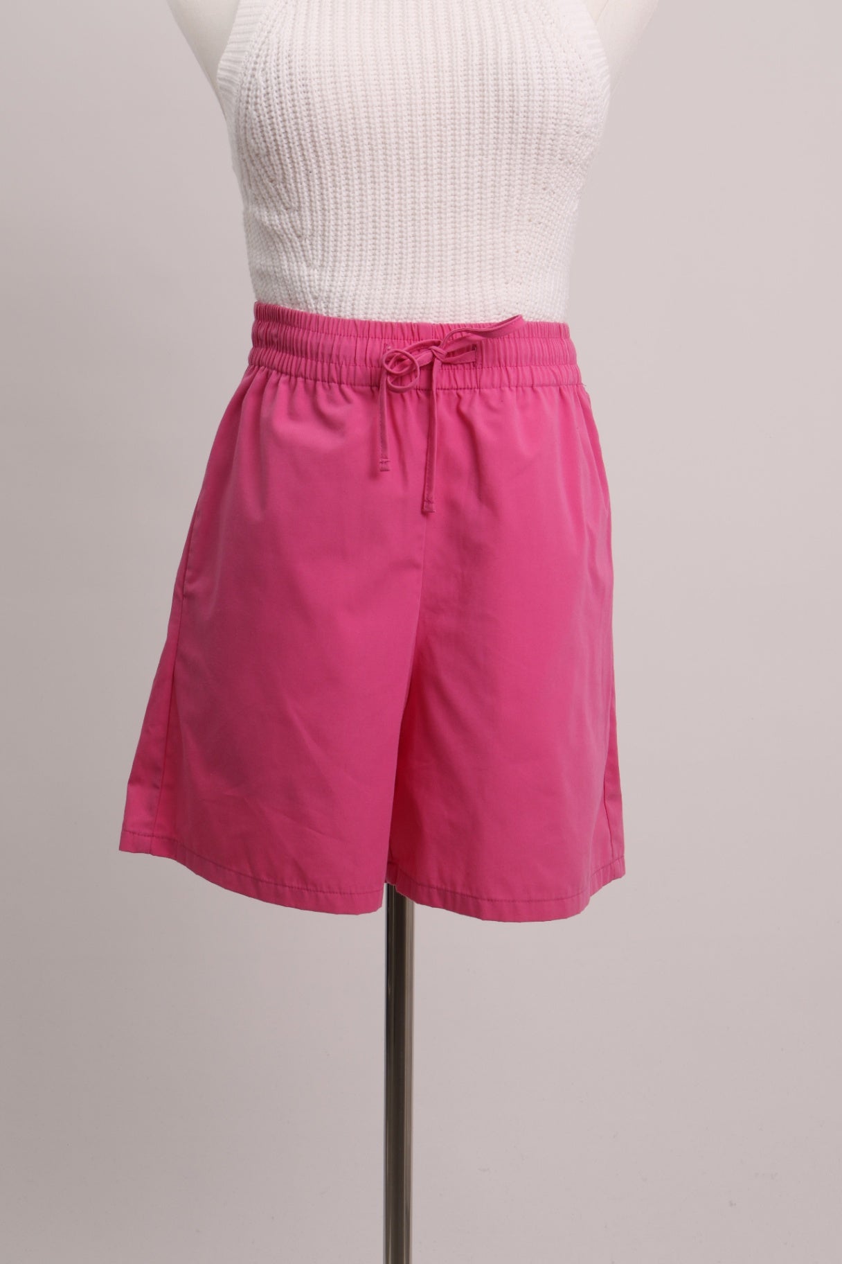 Short taille haute ajustable avec corde