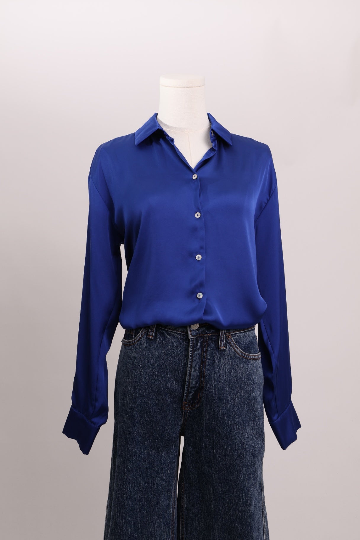 Chemise satinée à manches longues