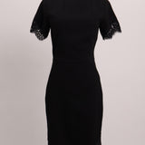 Robe chic avec détails dentellés