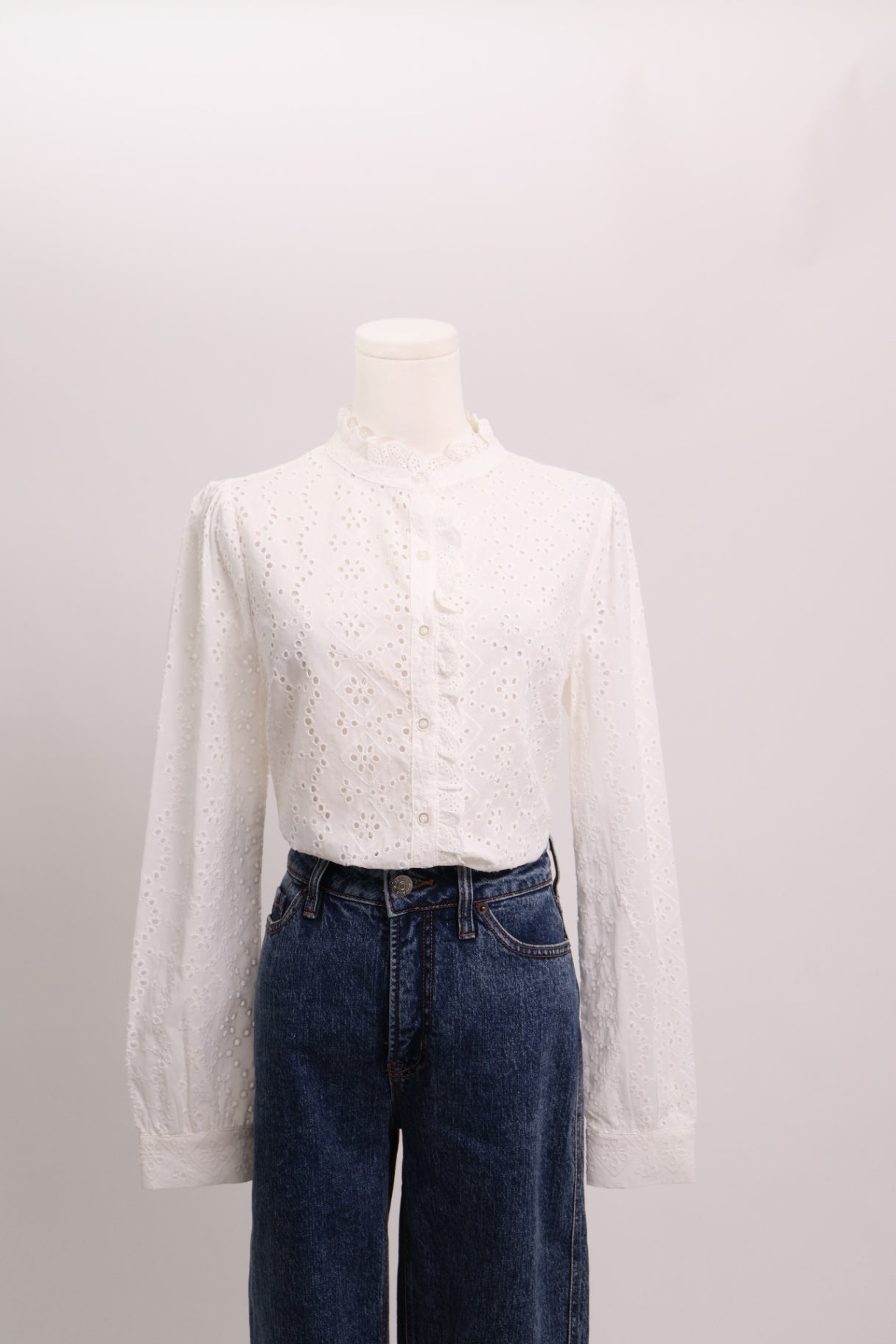 Chemisier blanc en dentelle