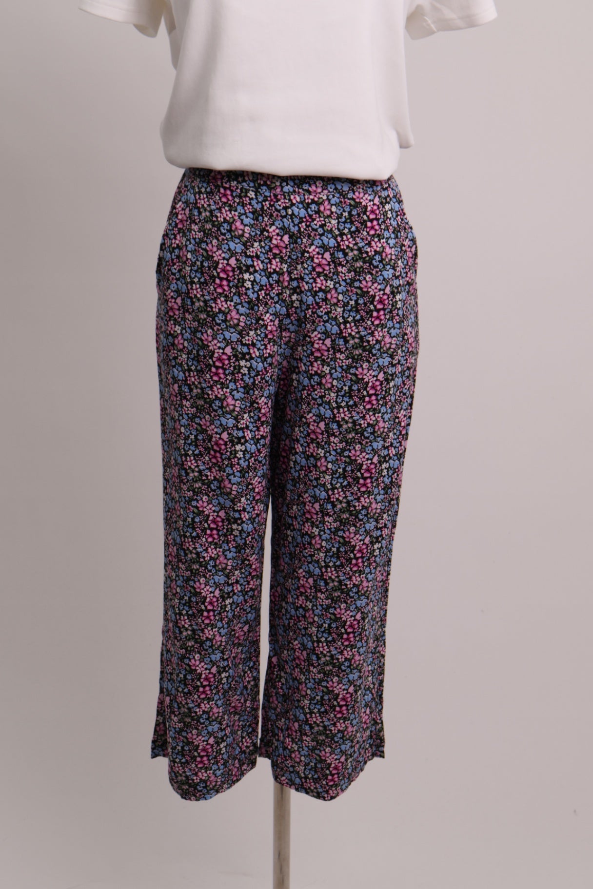 Pantalon 7/8 fleuri ample
