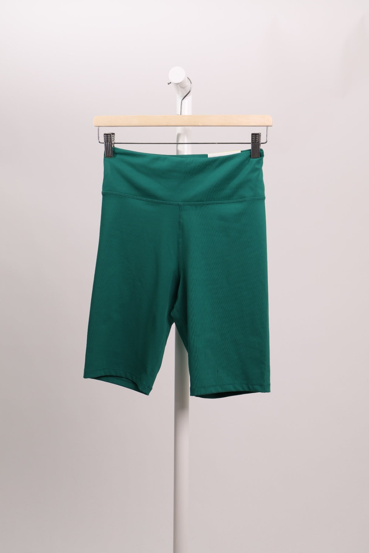Short cycliste training vert mi-longueur taille haute