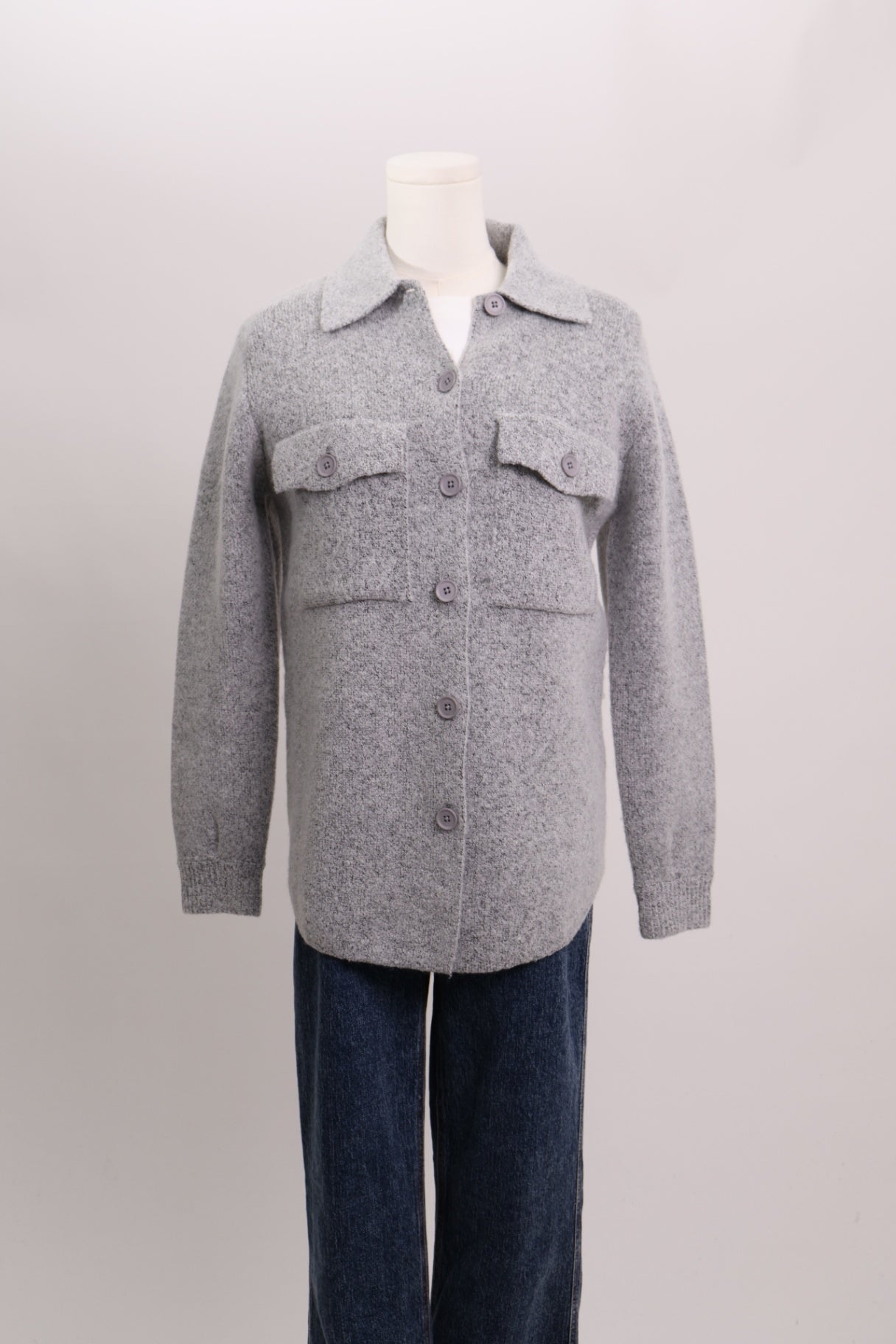 Veste en tricot gris chiné