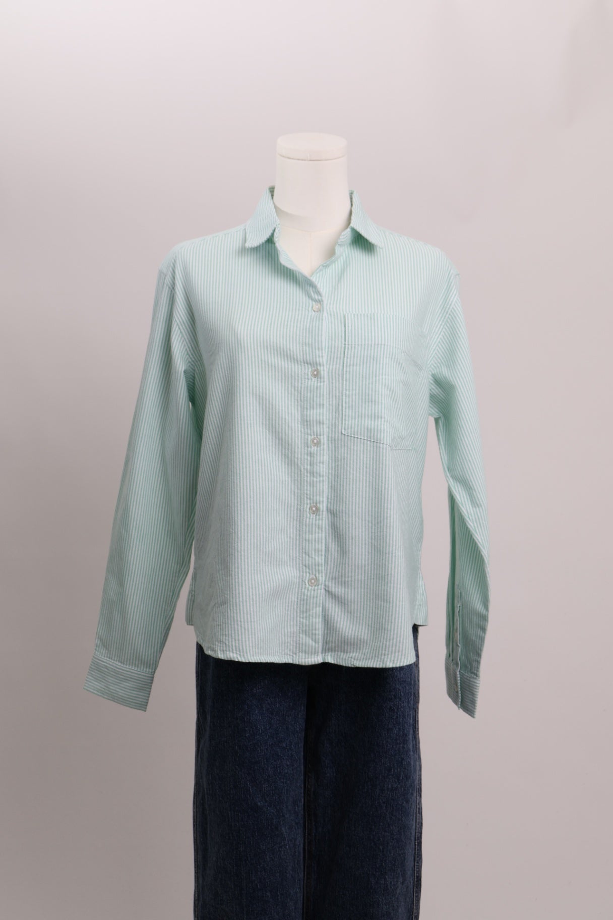 Chemise lignée blanche et verte