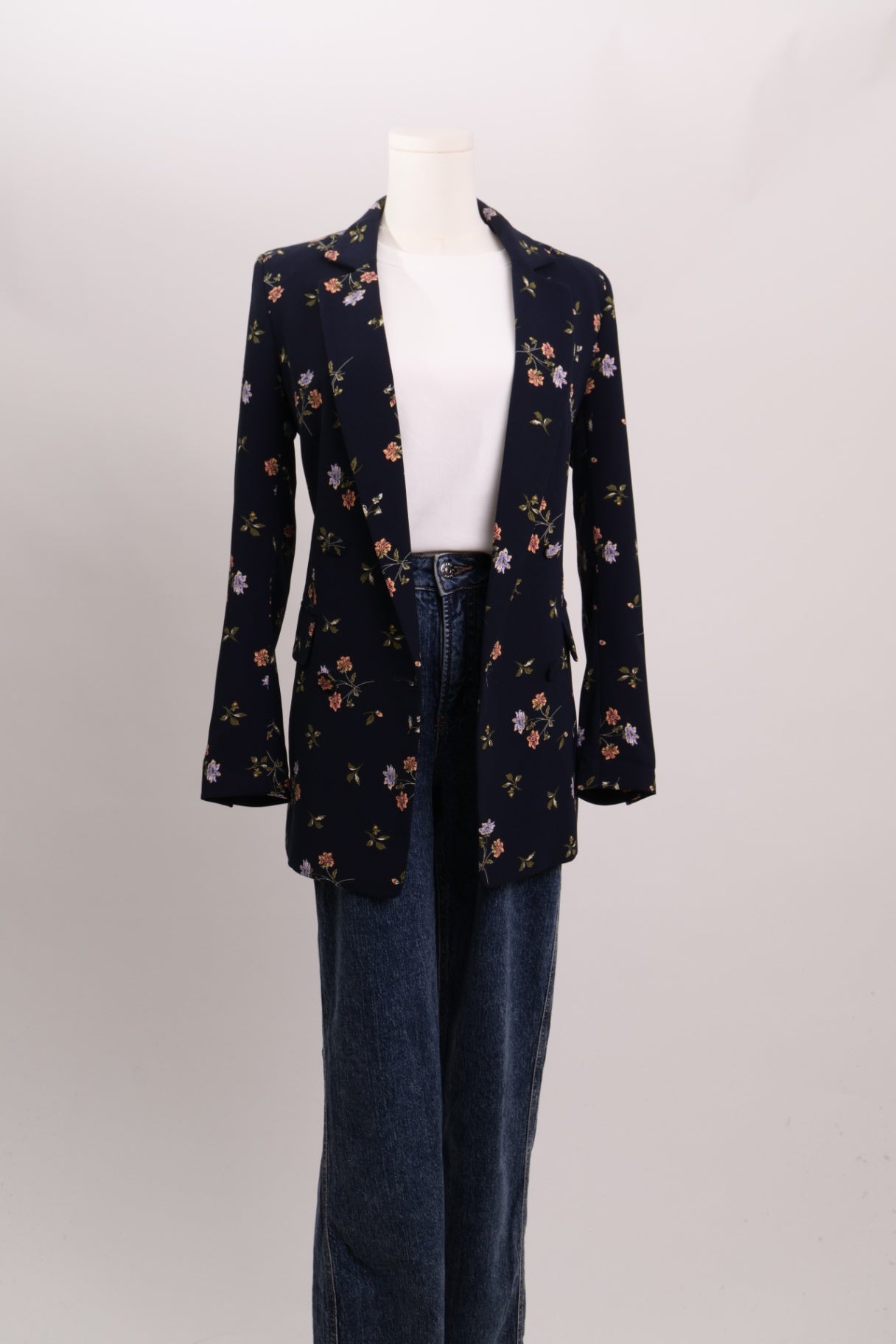 Veston marine à motif floral