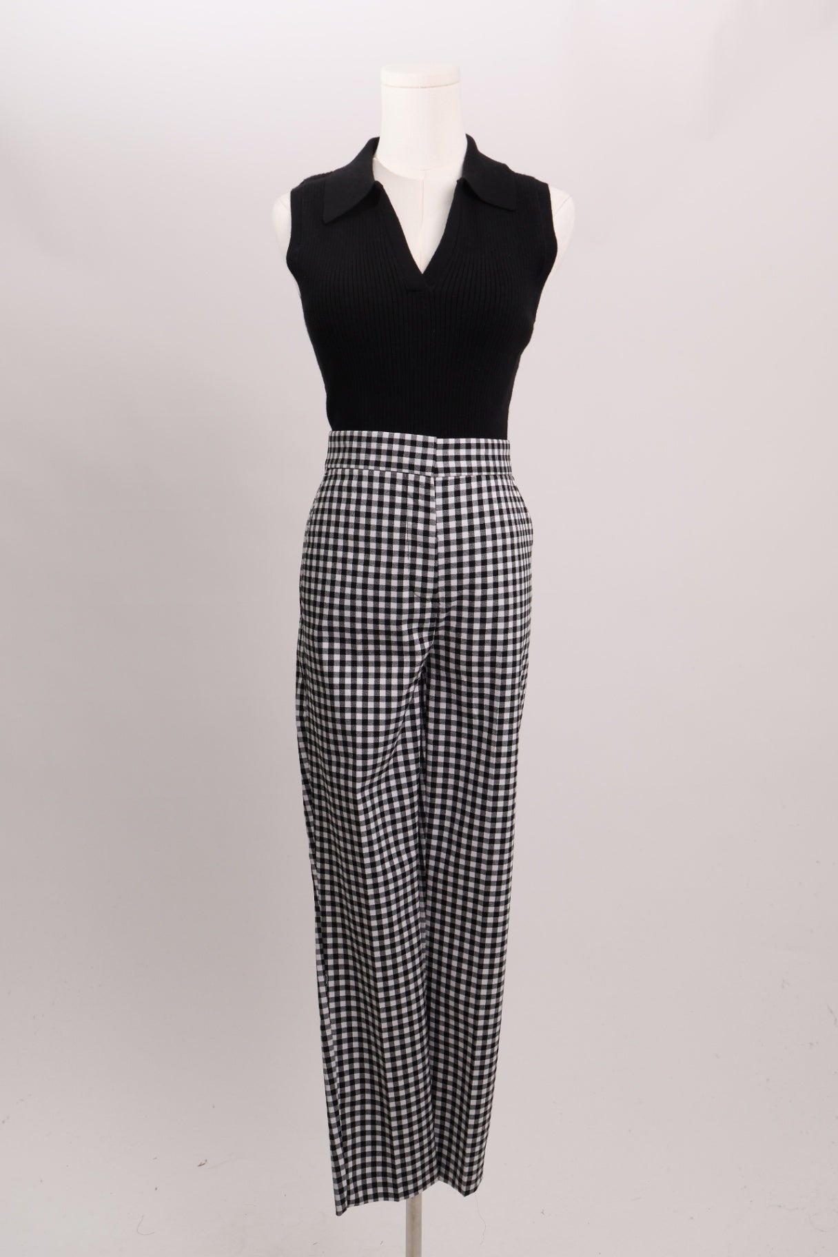 Pantalon ajusté carroté avec bande élastique à l'arrière 
