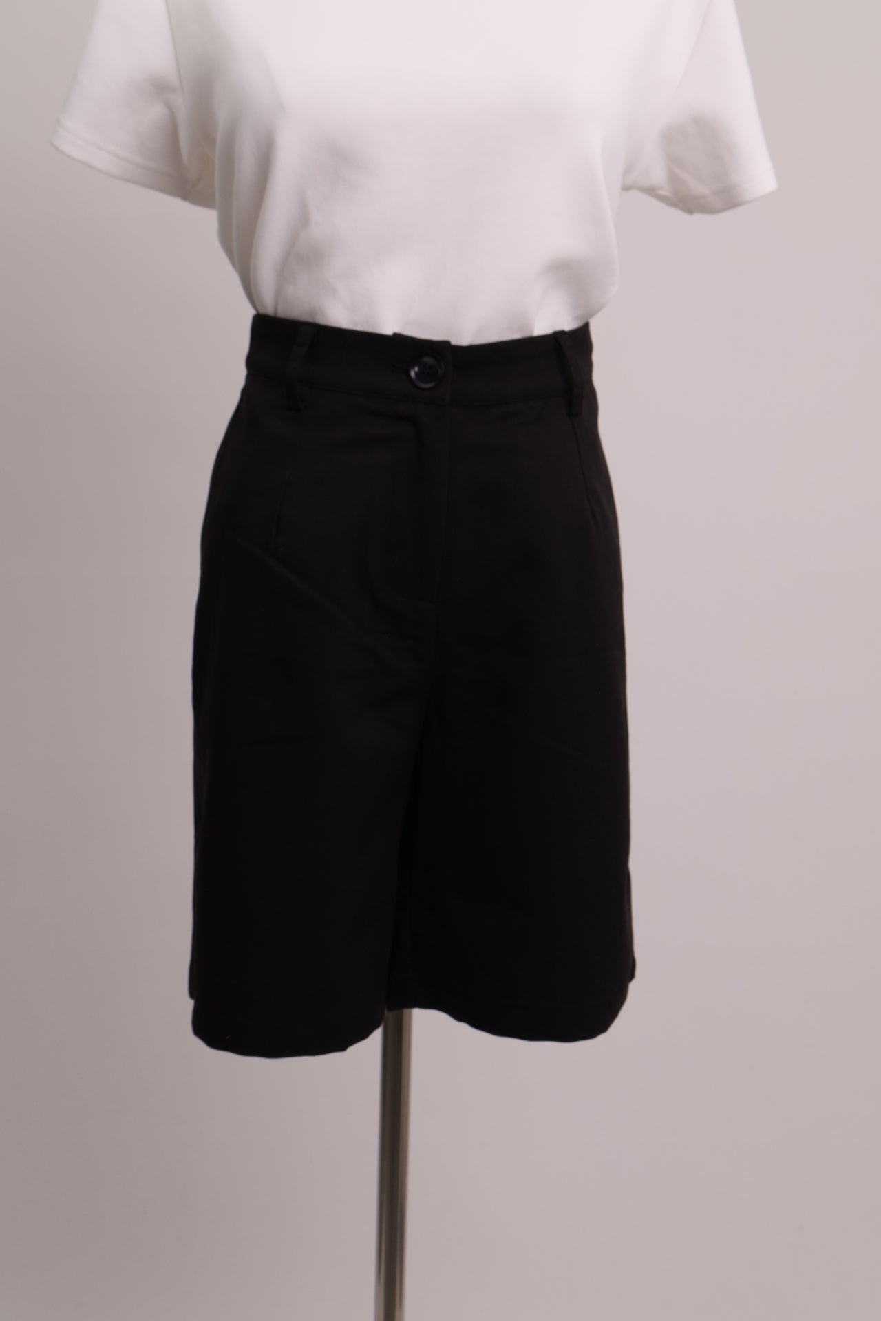 Short habillé noir
