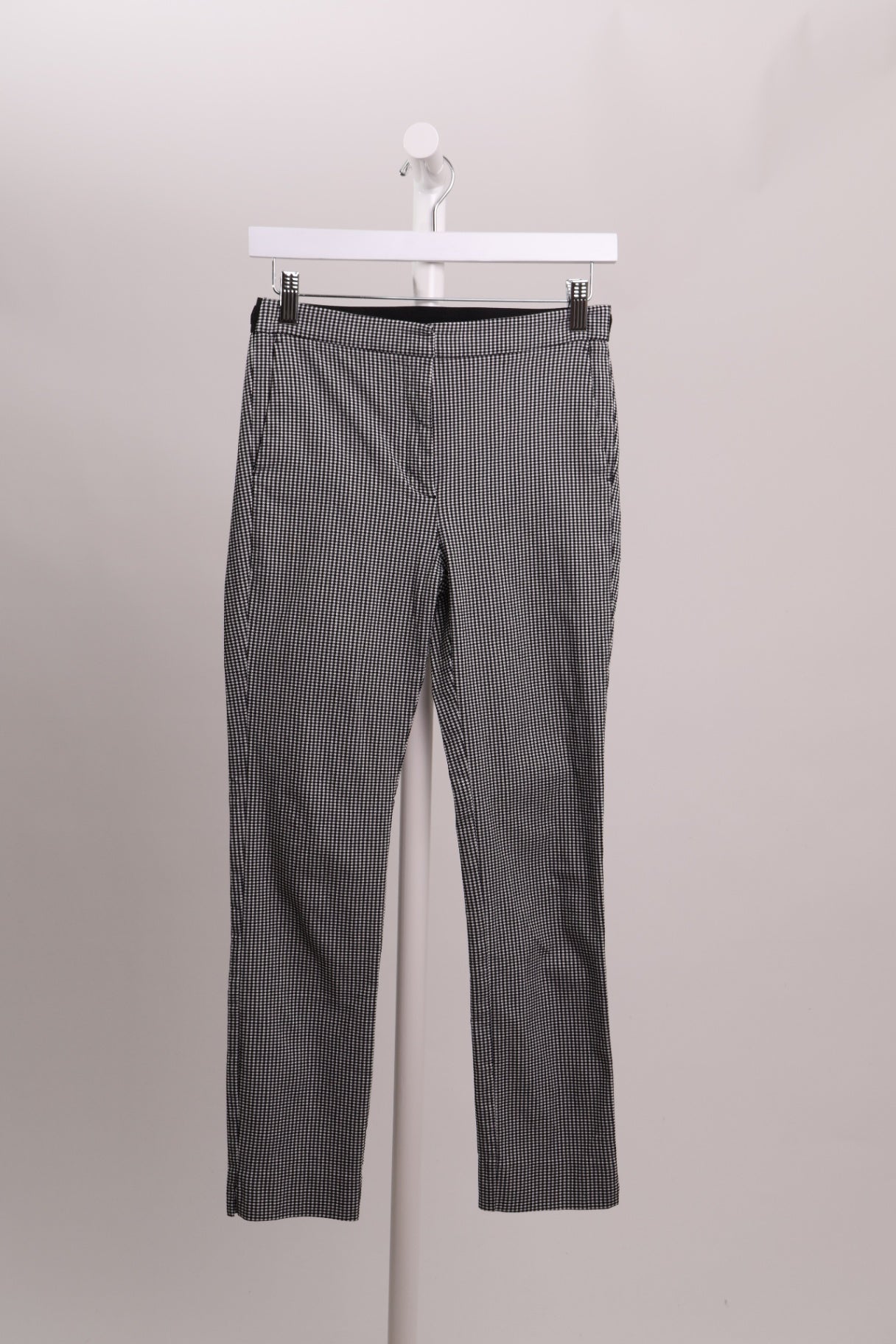 Pantalon ajusté taille haute à carreaux noir et blanc