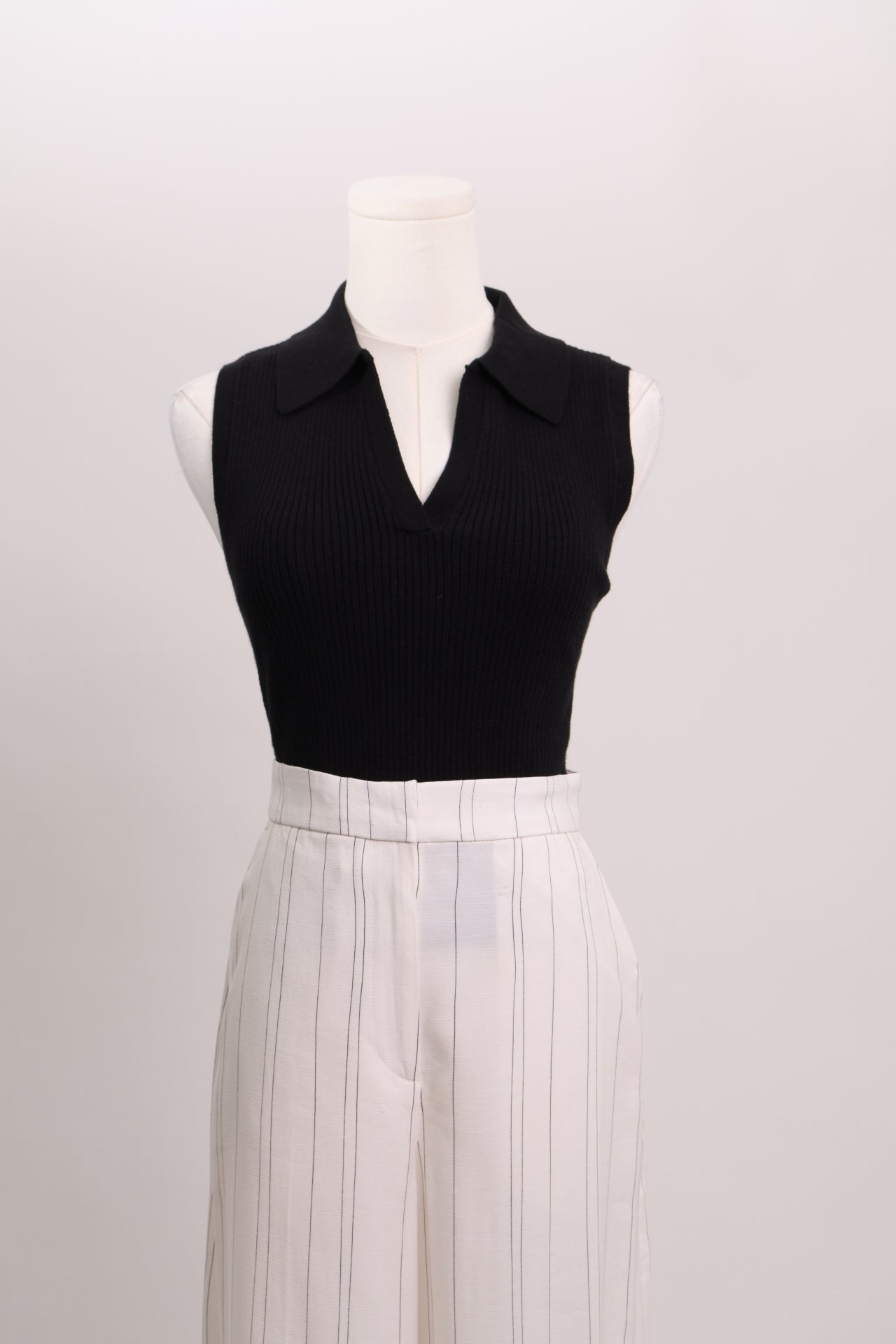 Camisole décolletée en V avec col polo