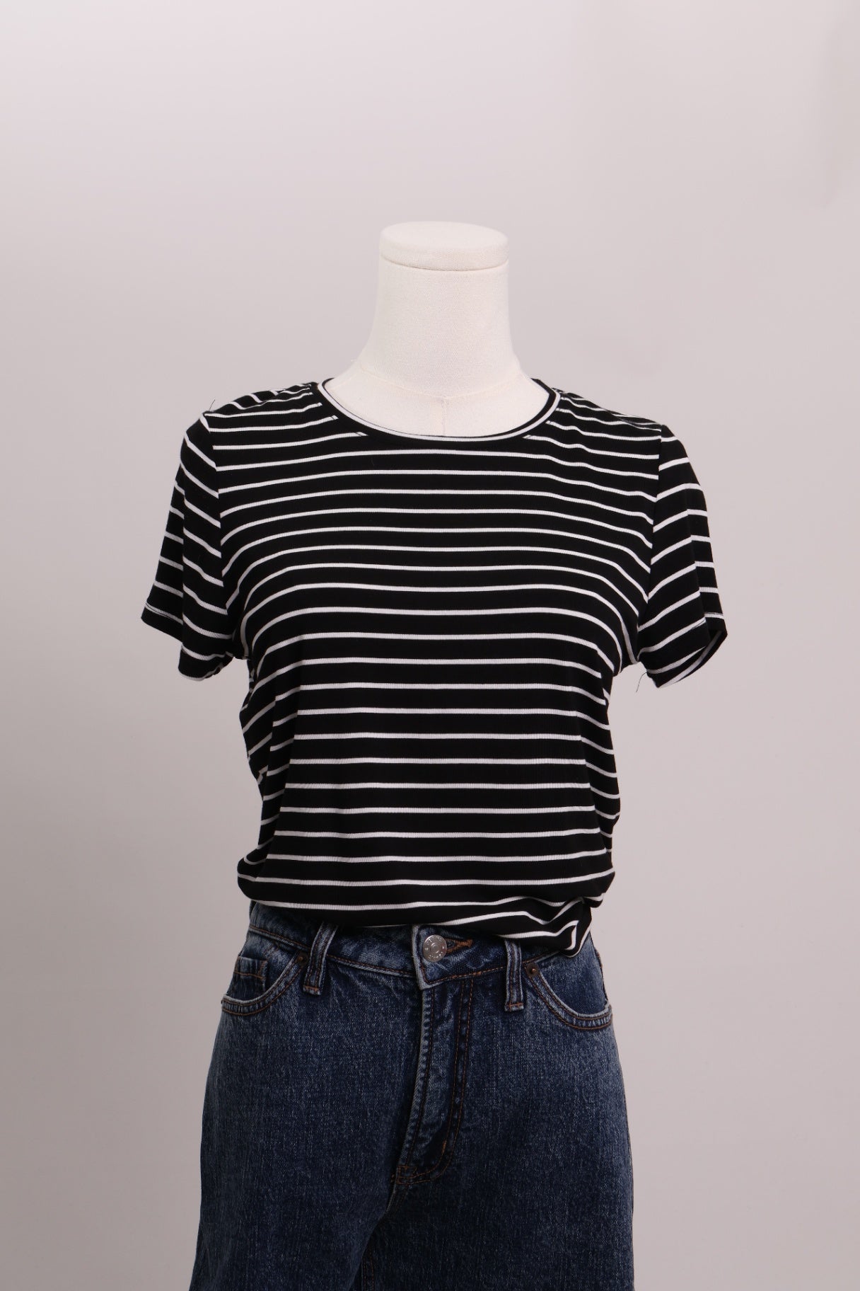T-shirt ligné noir et blanc
