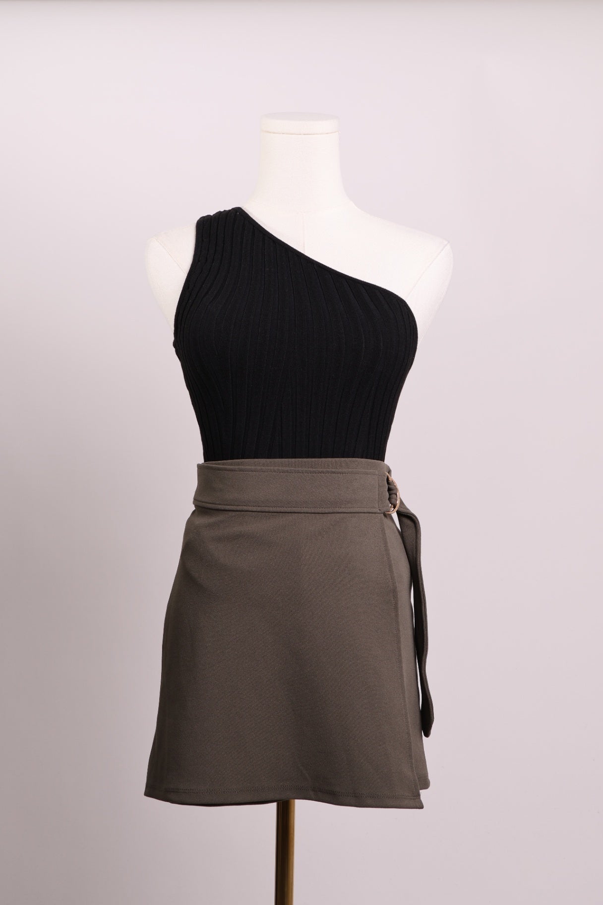 Jupe-culotte à ceinture dorée